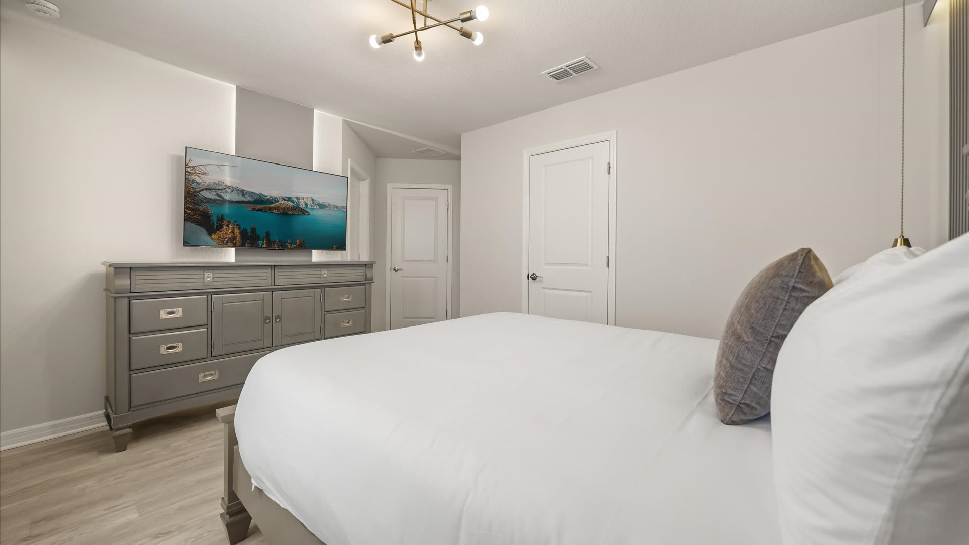 Exquisite 10BR Luxury Villa Pool Hot Tub Arcade | Photo 50