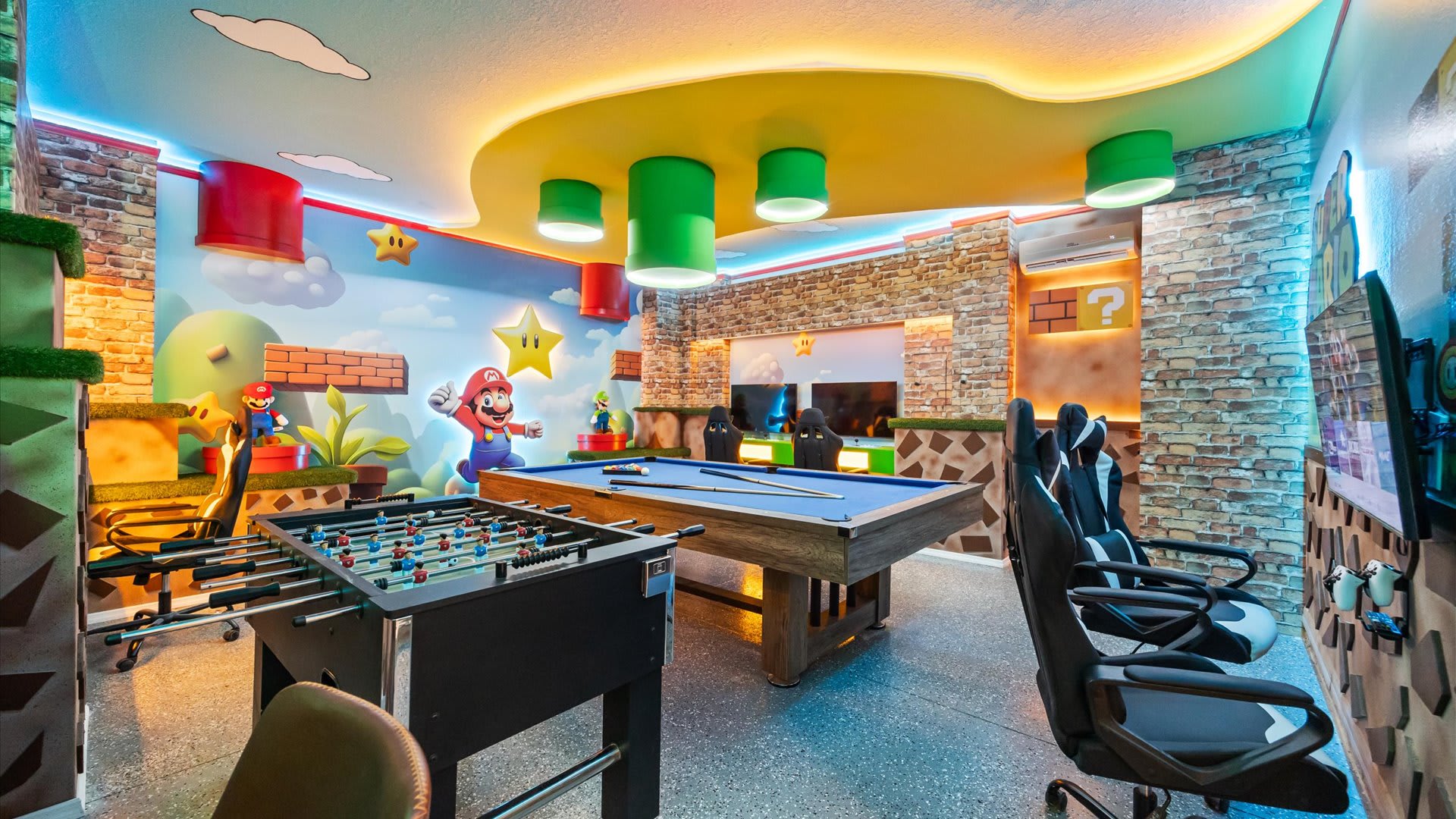 Exquisite 10BR Luxury Villa Pool Hot Tub Arcade