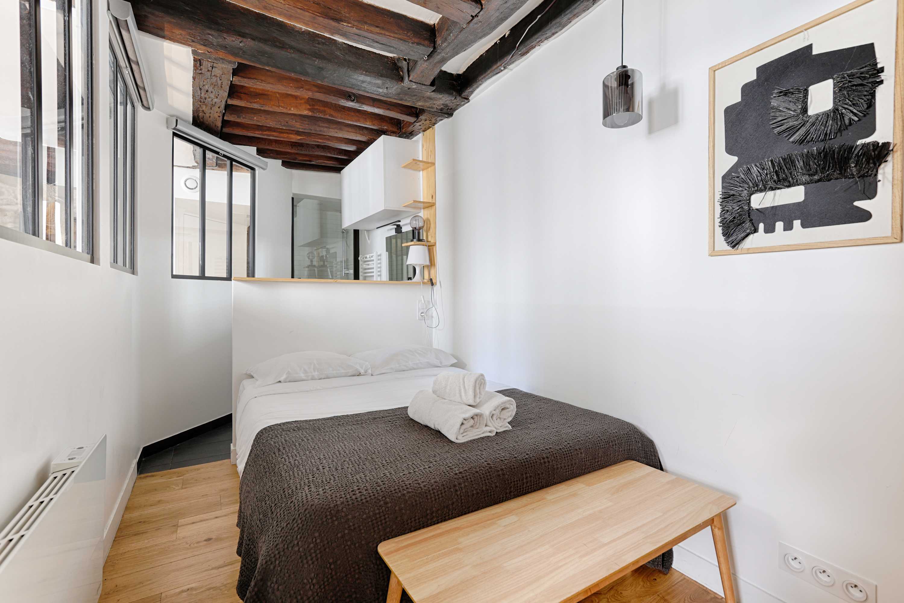 Parisian Atypic Apartment close to place Bastille – photo 3