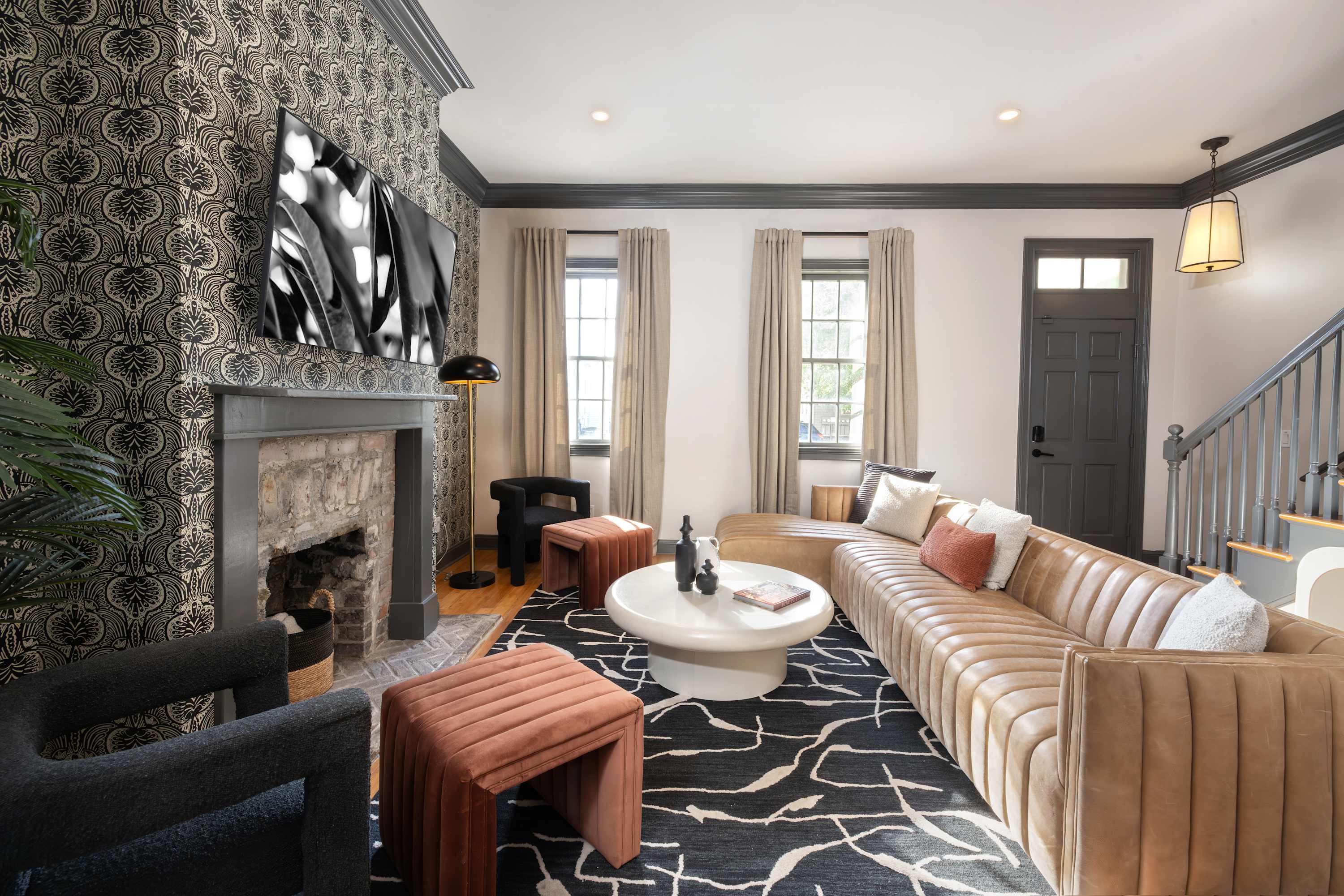 Townhome Combo Near Forsyth Park | Parking β Savannah, GA β vacation rental