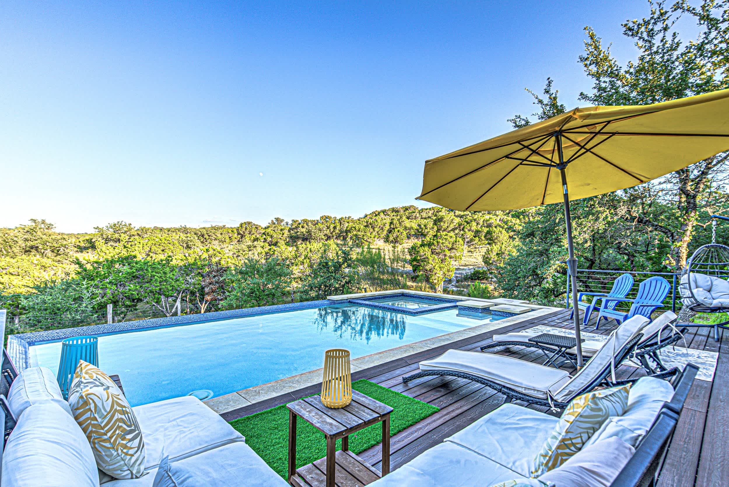 Bear Moon Ranch - Hot Tub, Pool, Pickleball