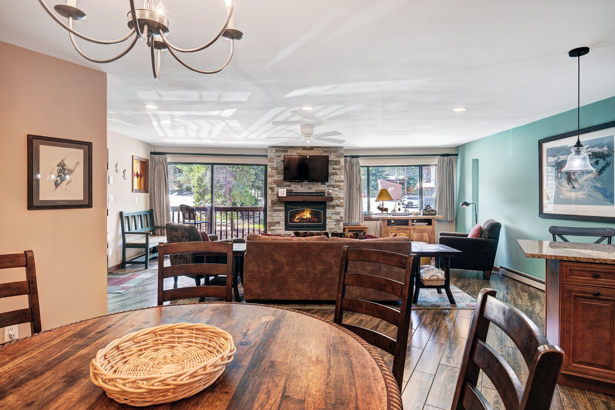 Pine Ridge Ski-In | Walk to Pool, Hot Tub & Main St