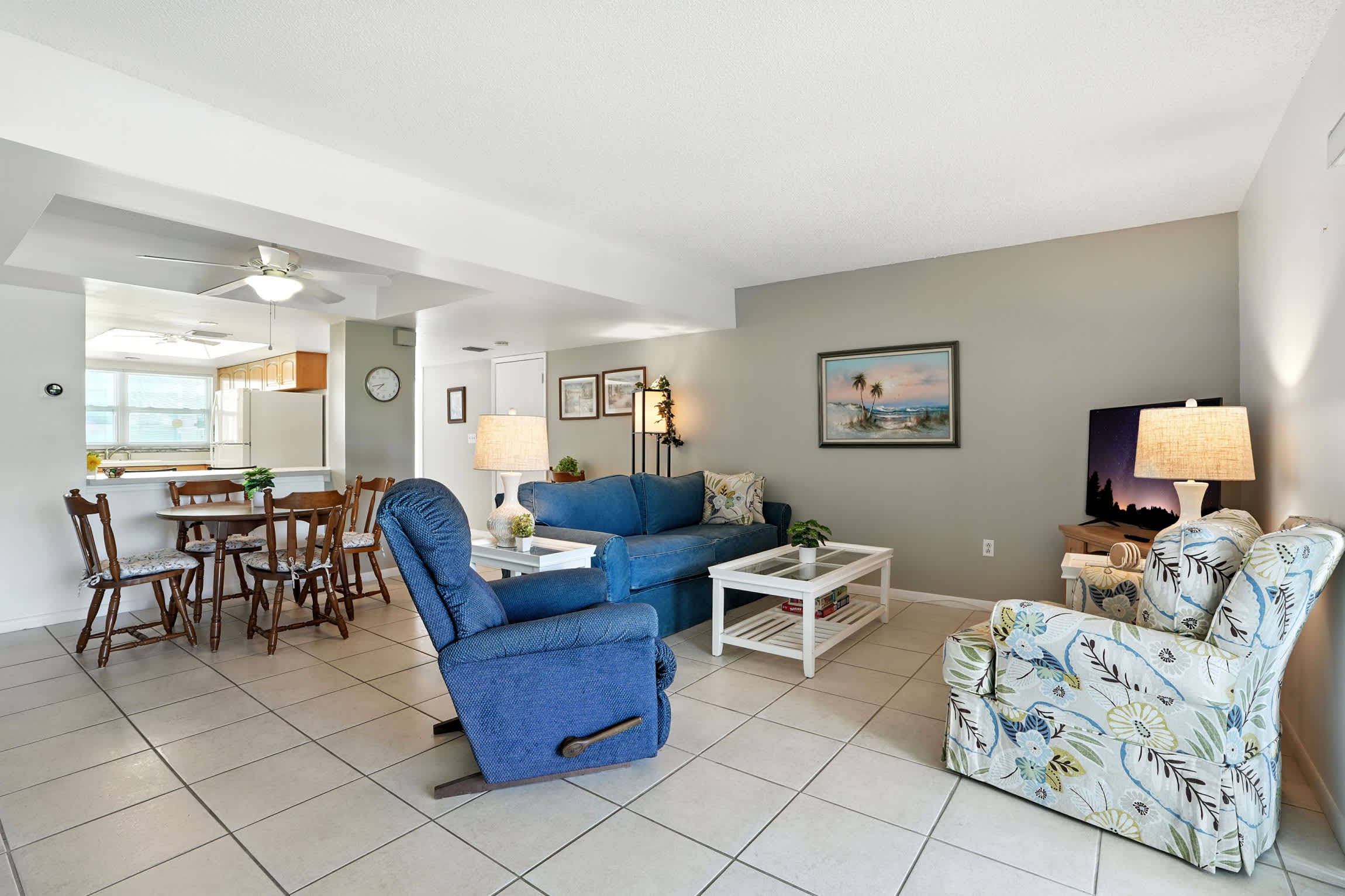 Naples Retreat Walk to Pool and More 7