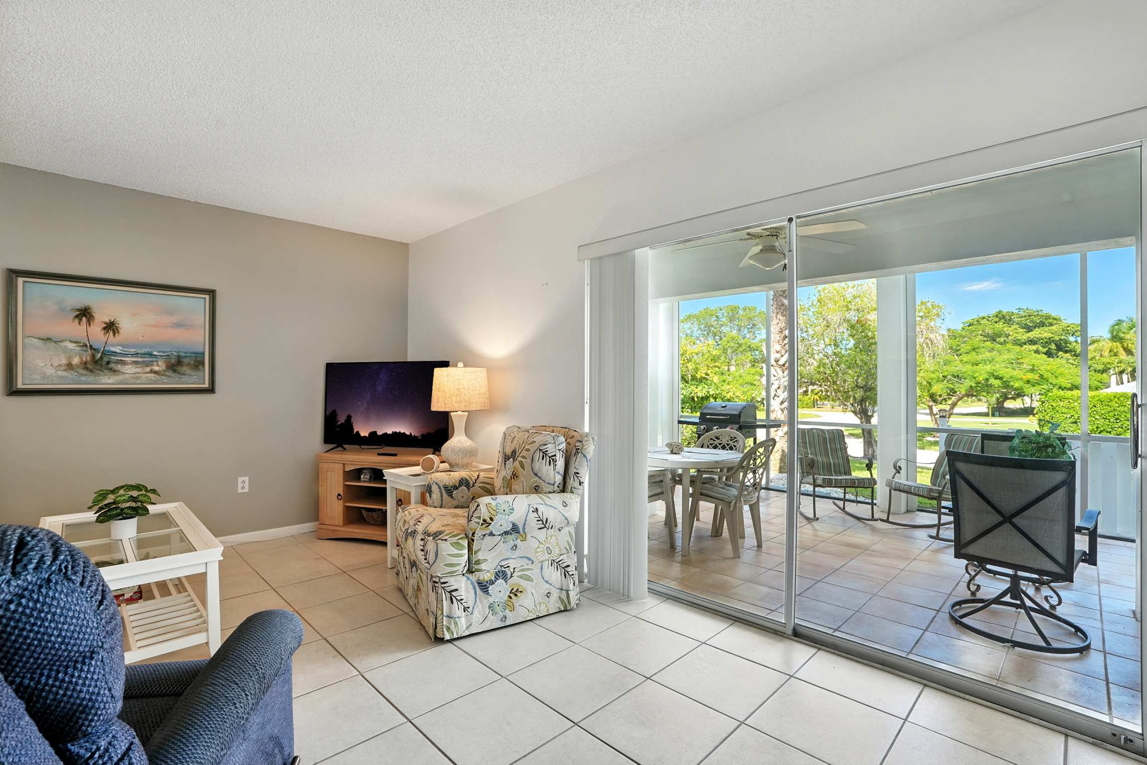 Naples Retreat Walk to Pool and More 8