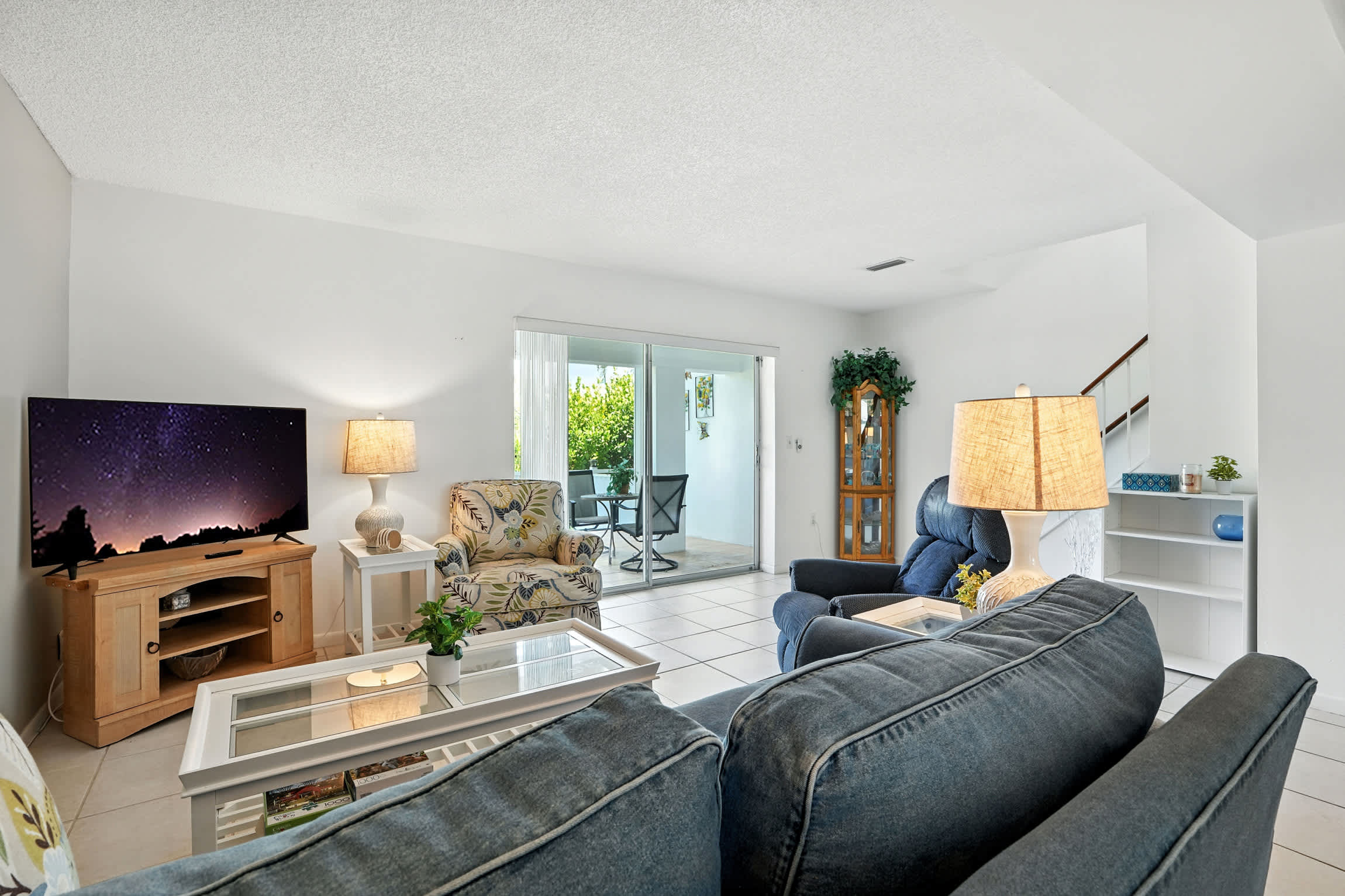 Naples Retreat Walk to Pool and More 9