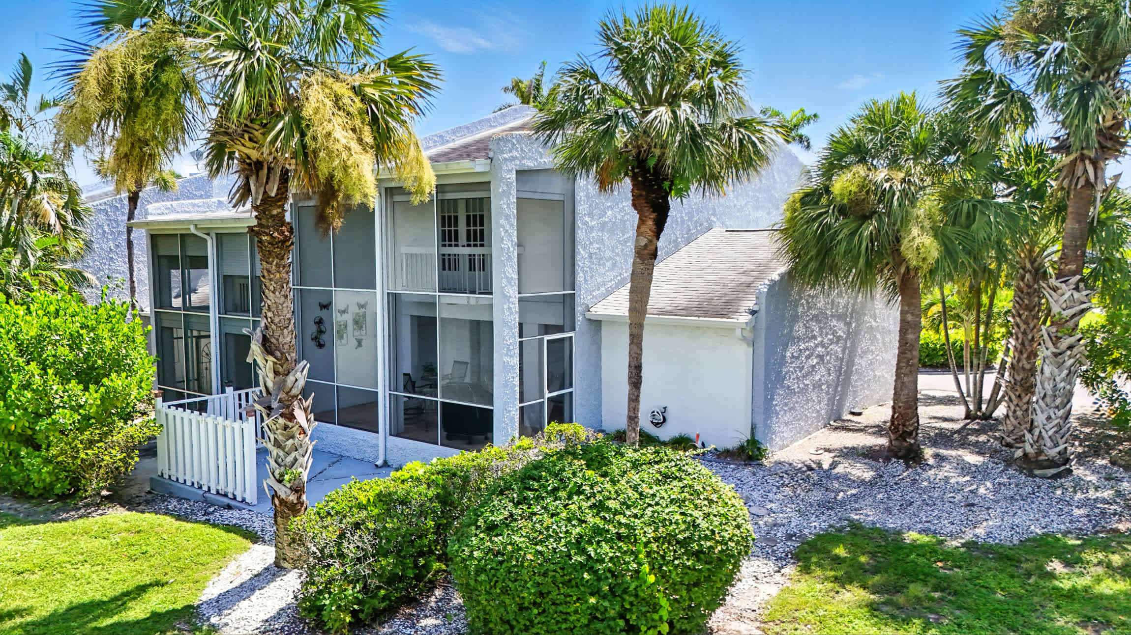 Naples Retreat Walk to Pool and More 39