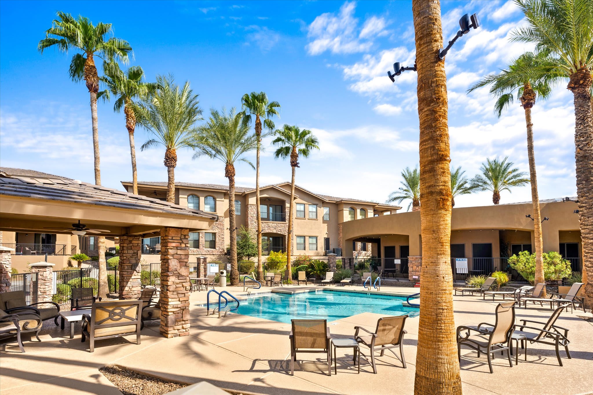 Shared Poolside Fun~Hot Tub~Gym & More — Phoenix, AZ — vacation rental