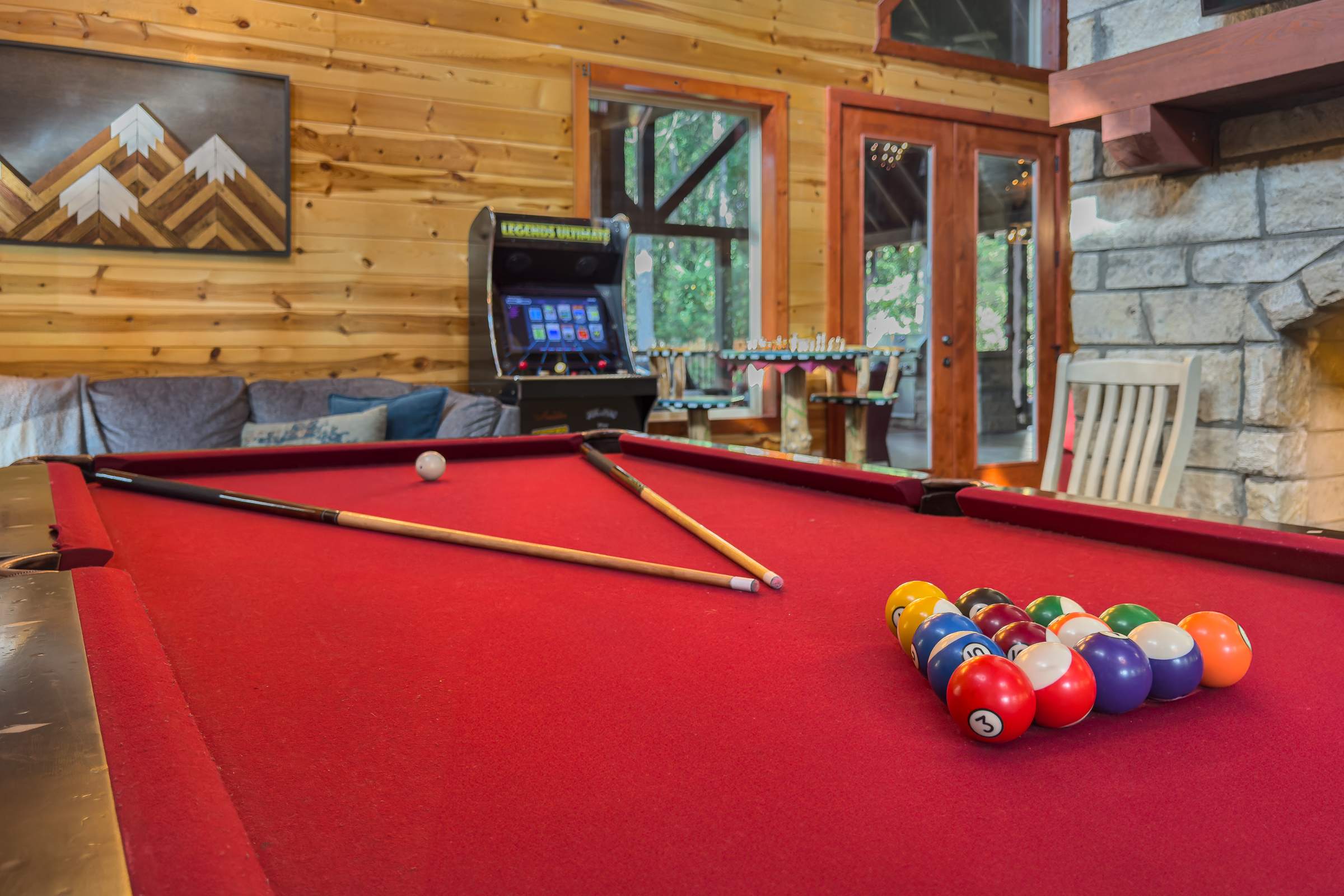 New! 6BR Spa-Firepit-Pool Table-Arcade-Mini Golf!