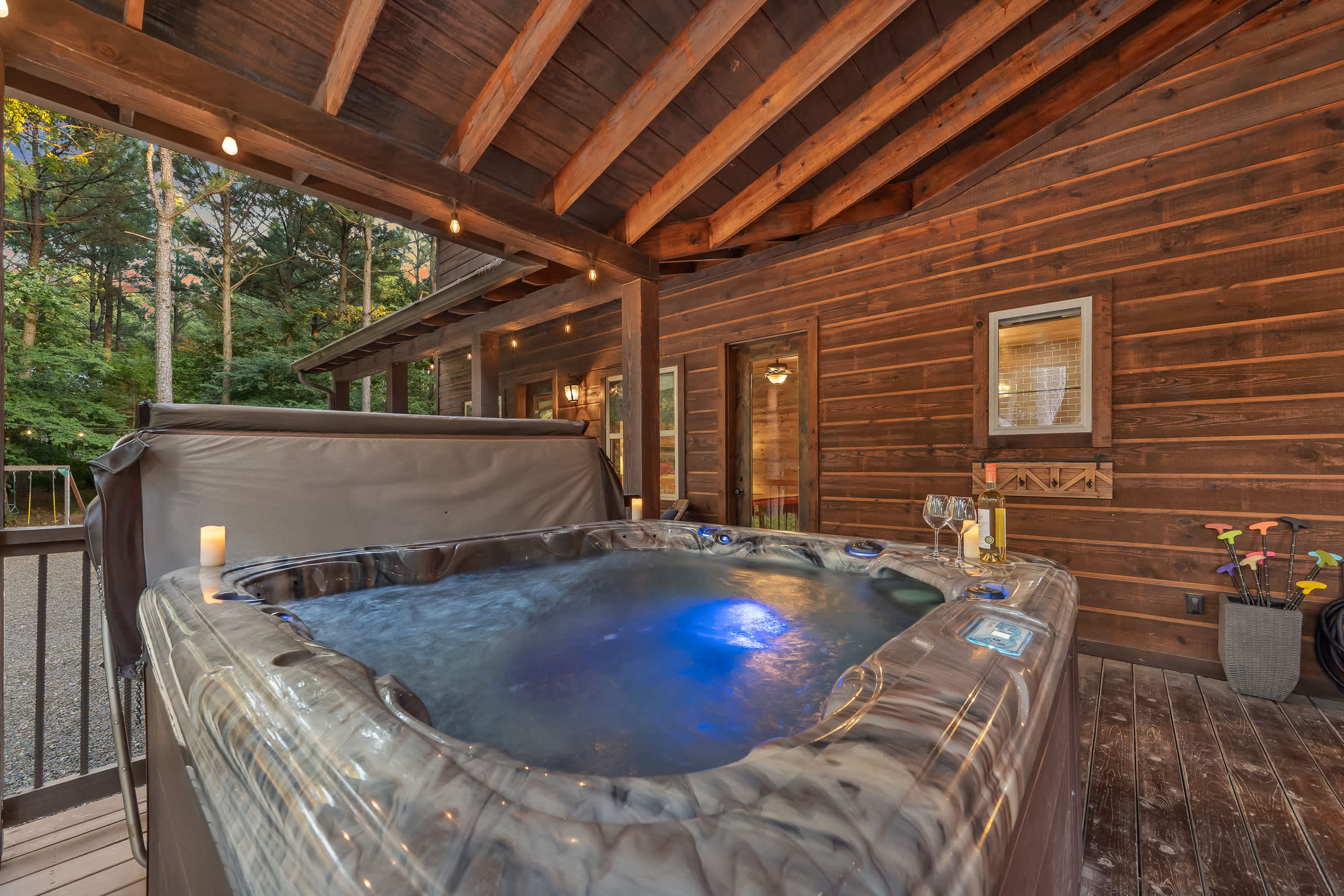New! 6BR Spa-Firepit-Pool Table-Arcade-Mini Golf!