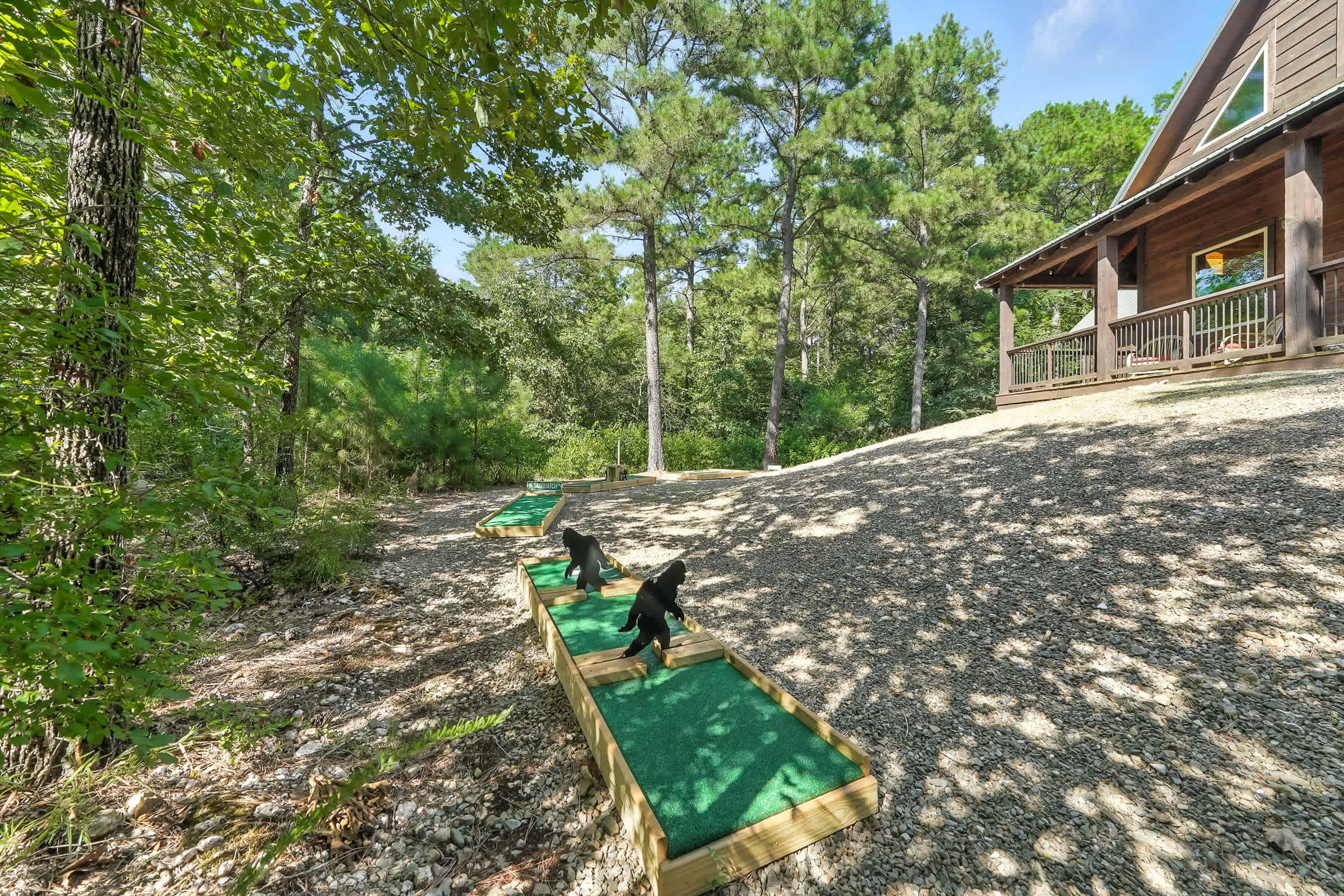 New! 6BR Spa-Firepit-Pool Table-Arcade-Mini Golf!