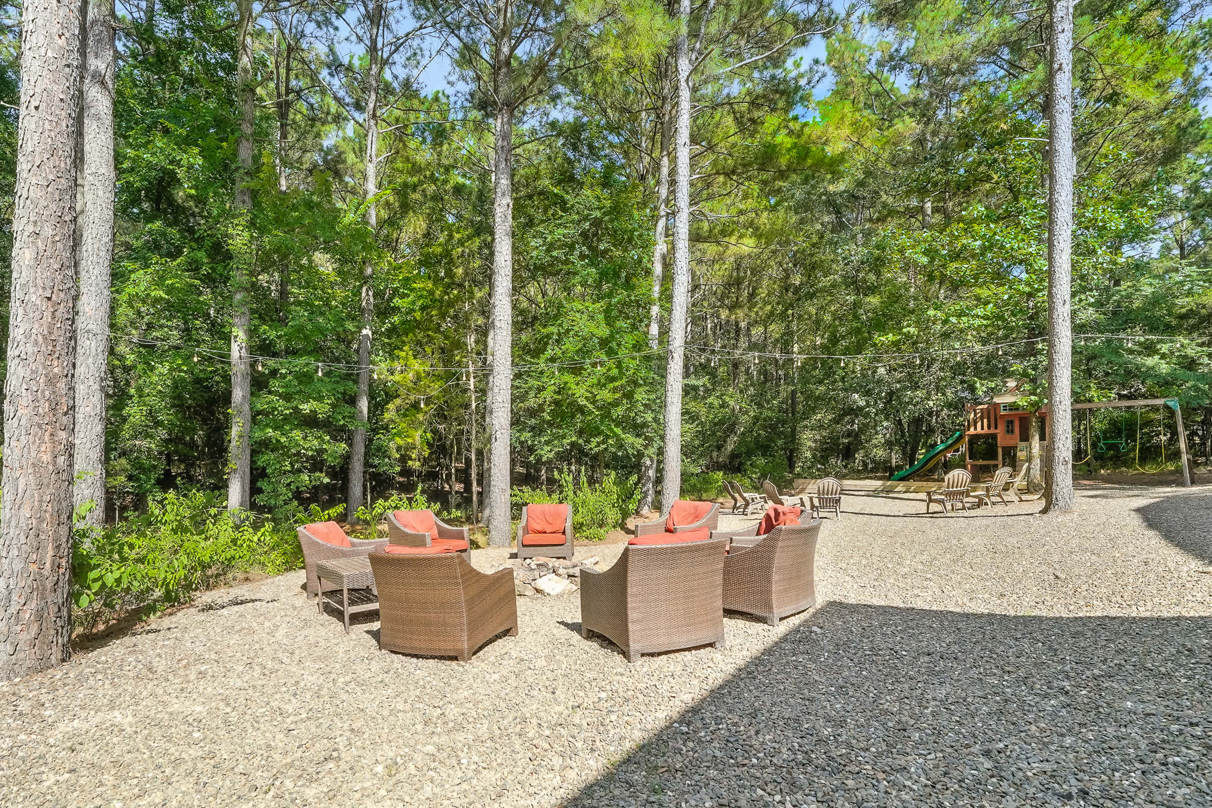 New! 6BR Spa-Firepit-Pool Table-Arcade-Mini Golf!
