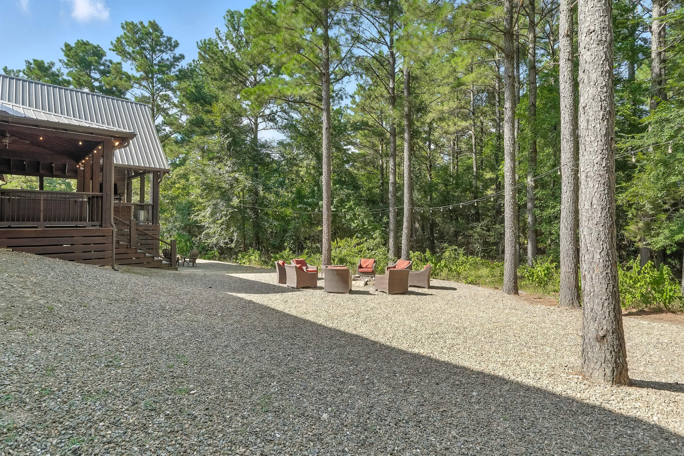 New! 6BR Spa-Firepit-Pool Table-Arcade-Mini Golf!