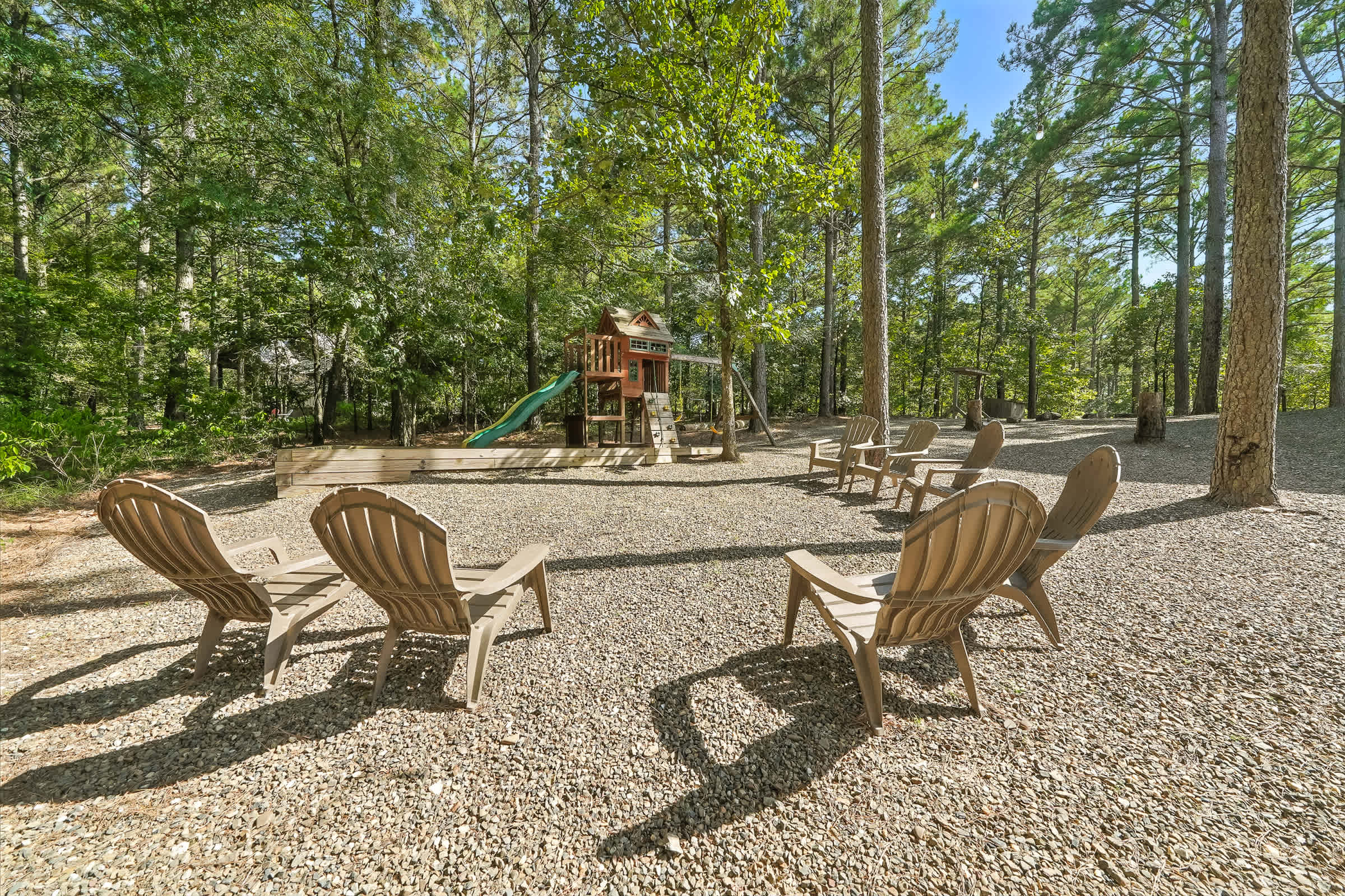 New! 6BR Spa-Firepit-Pool Table-Arcade-Mini Golf!