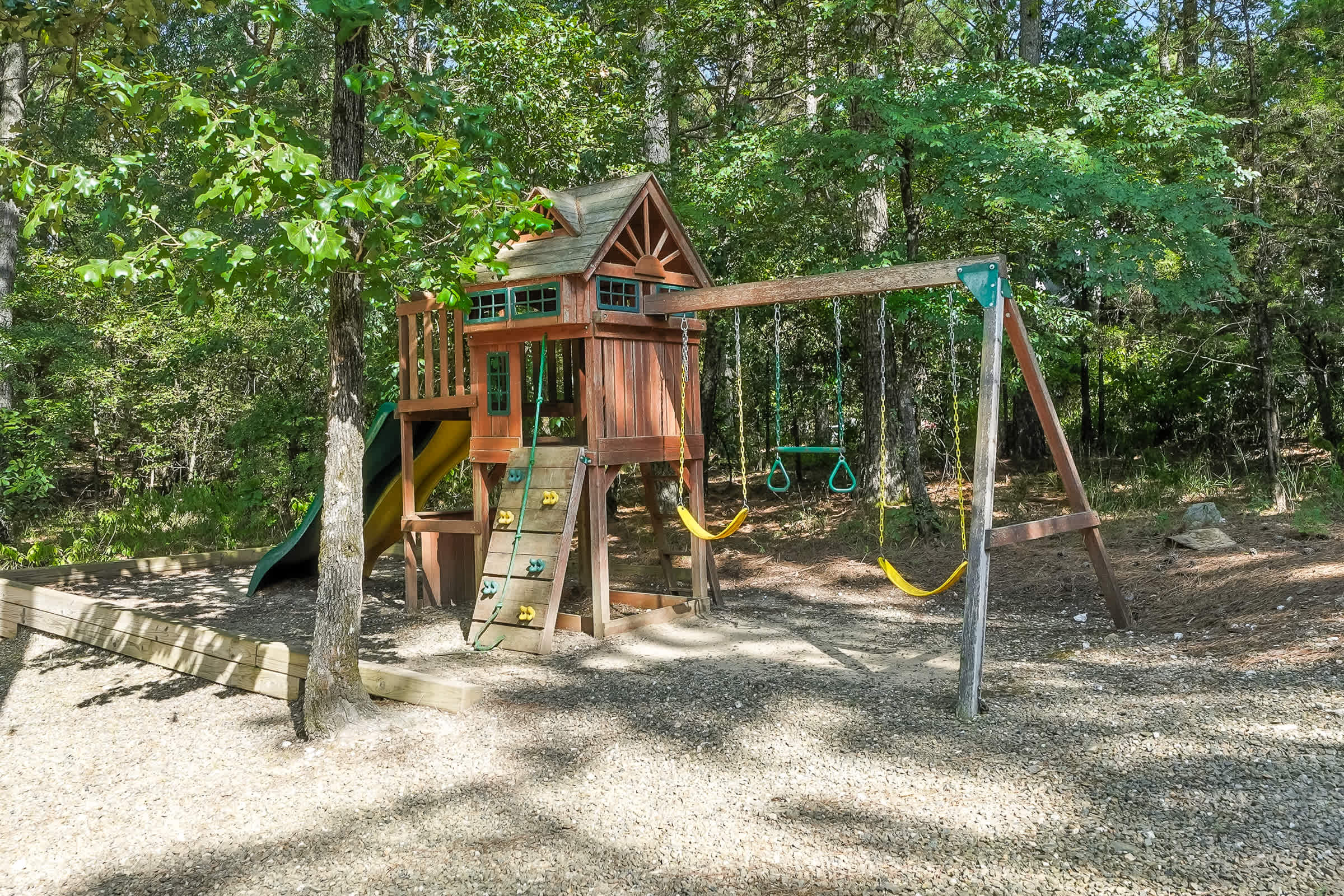 New! 6BR Spa-Firepit-Pool Table-Arcade-Mini Golf!