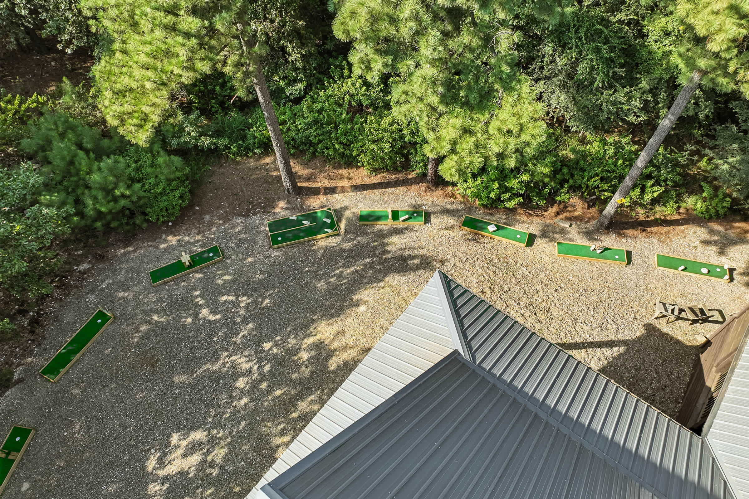 New! 6BR Spa-Firepit-Pool Table-Arcade-Mini Golf!