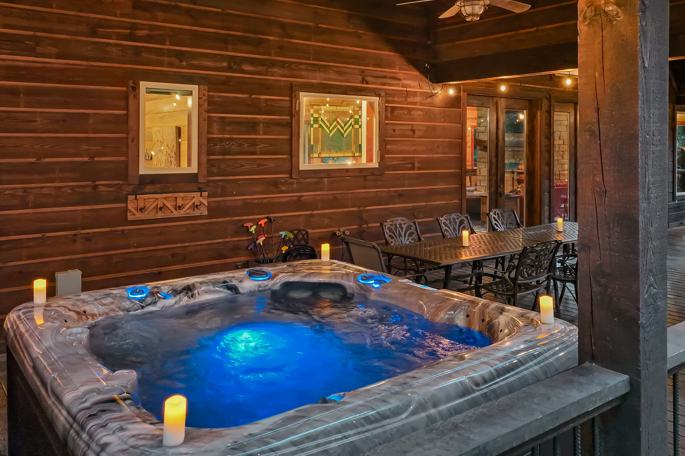 New! 6BR Spa-Firepit-Pool Table-Arcade-Mini Golf!