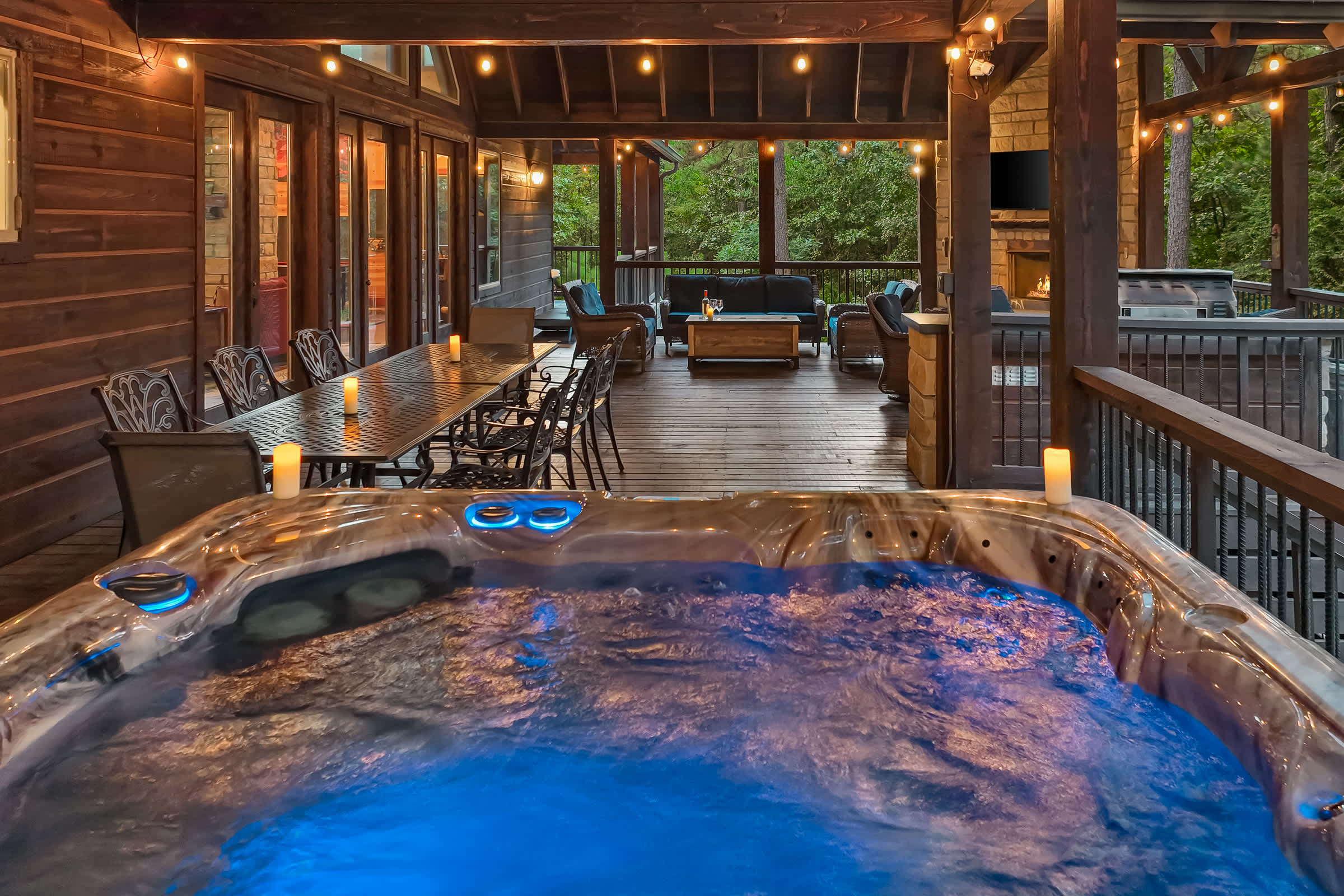 New! 6BR Spa-Firepit-Pool Table-Arcade-Mini Golf!
