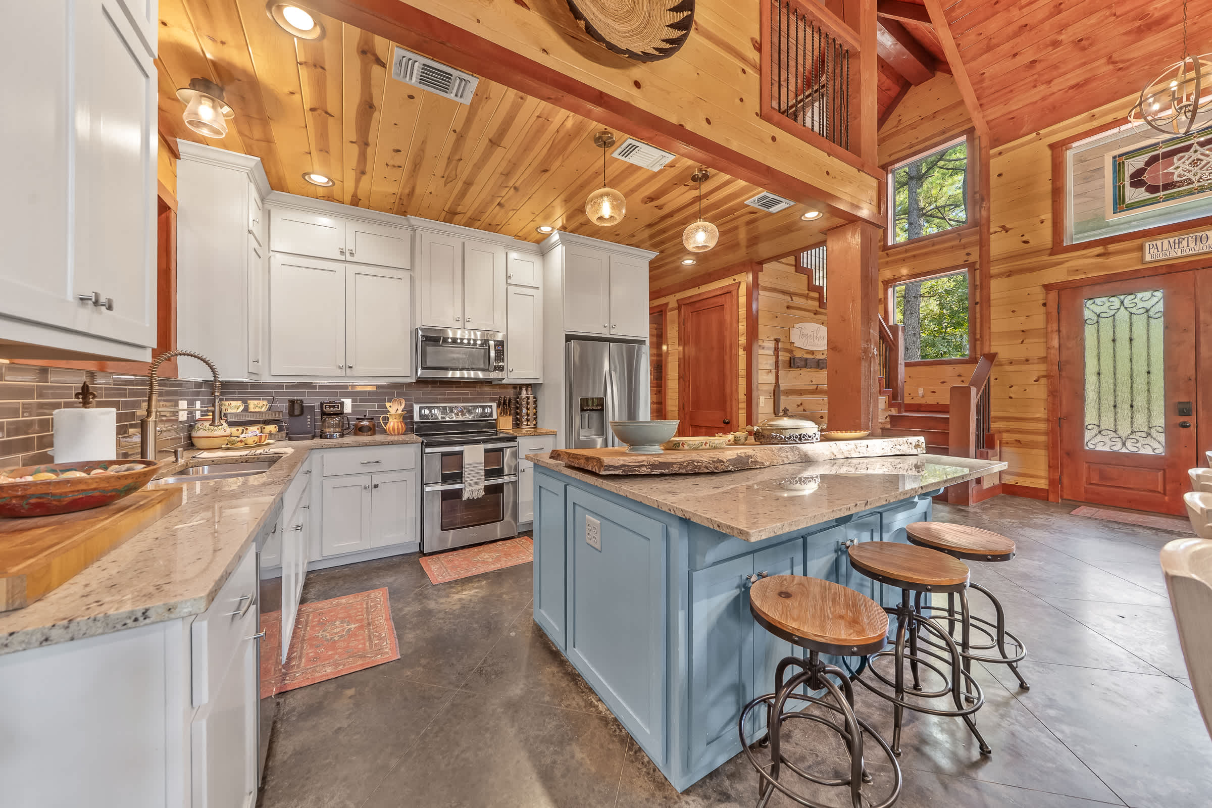 New! 6BR Spa-Firepit-Pool Table-Arcade-Mini Golf!