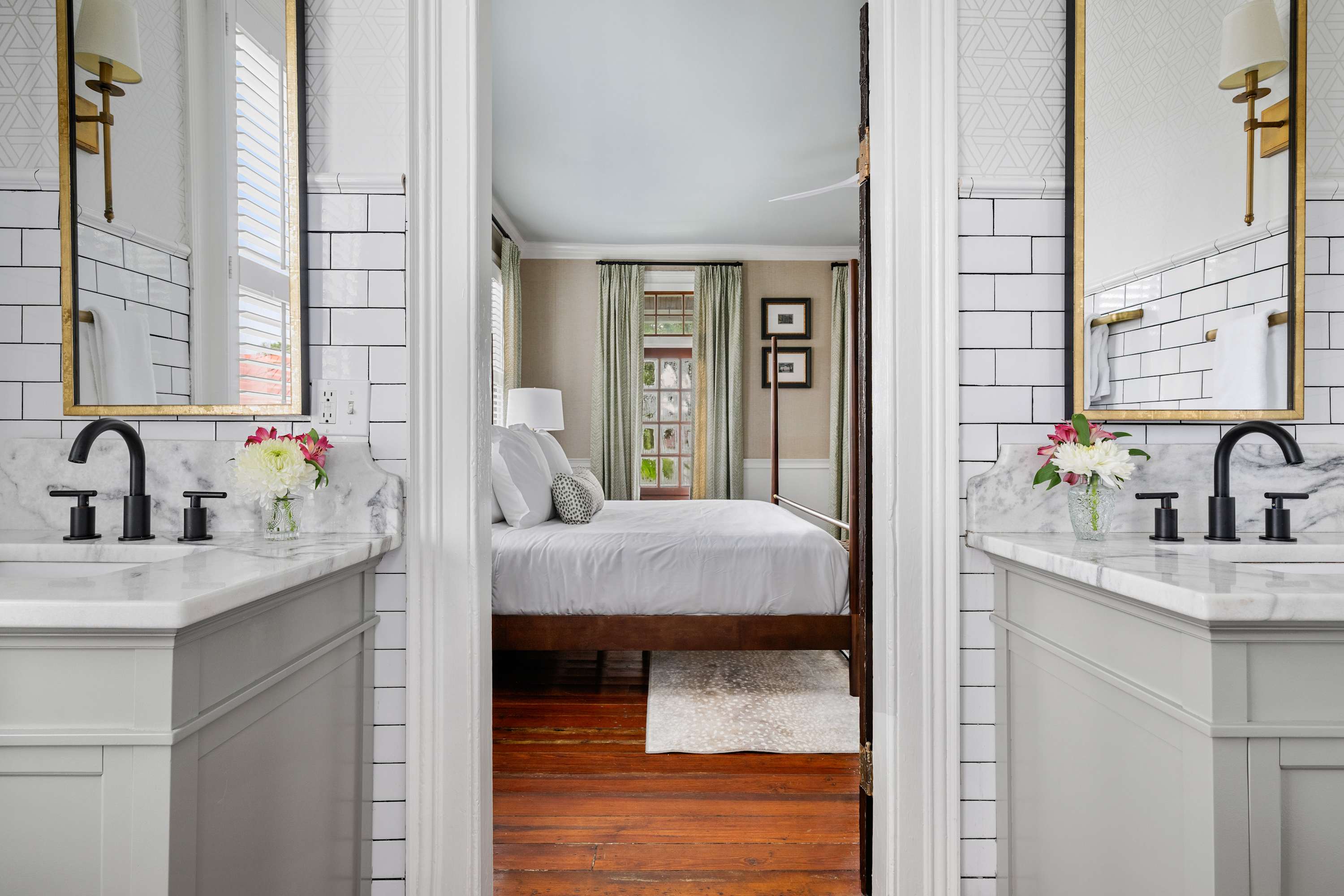 Bathroom #1: Tub/Shower 
