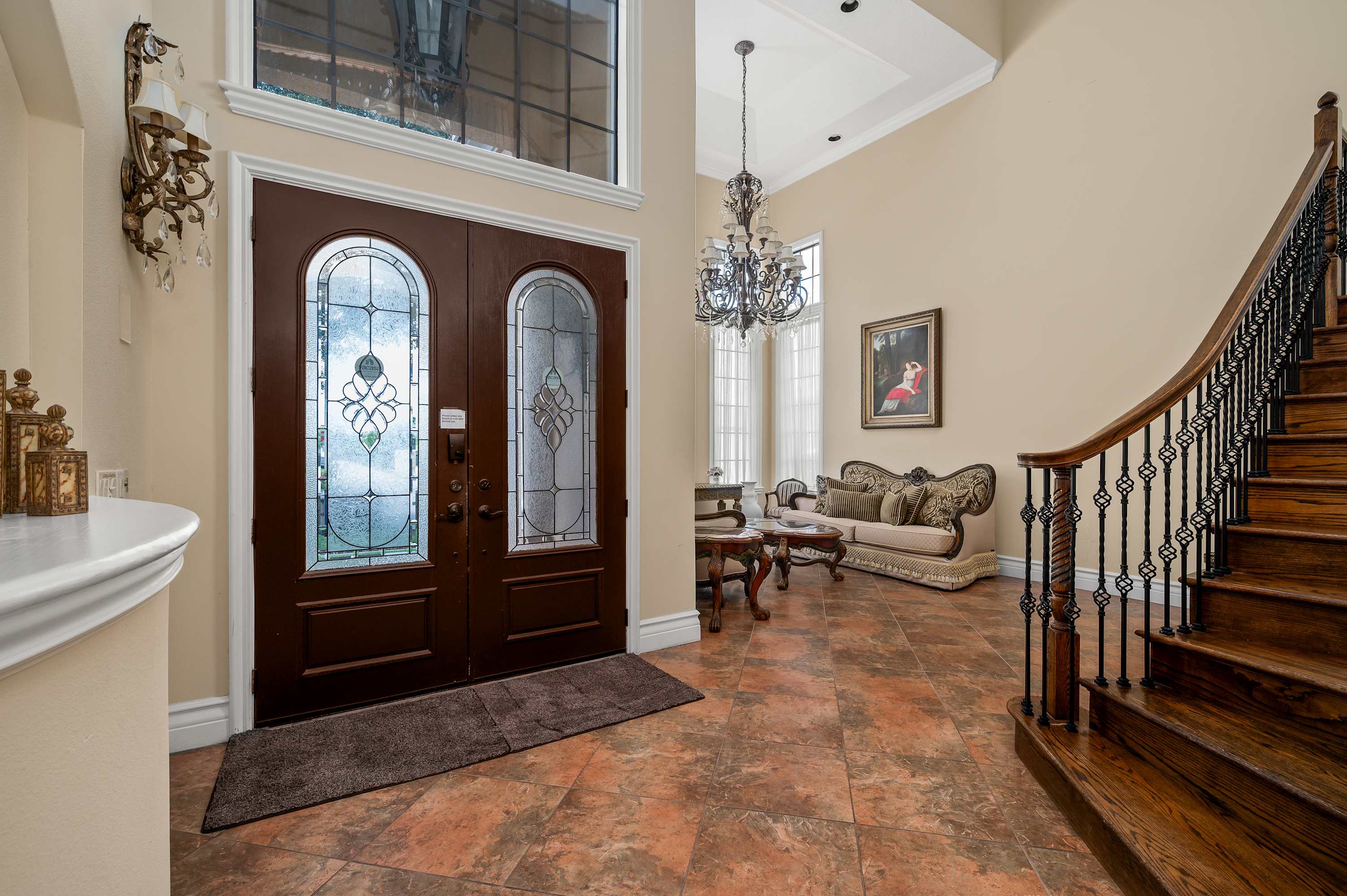 Spacious villa near Disney w/ pool & cinema