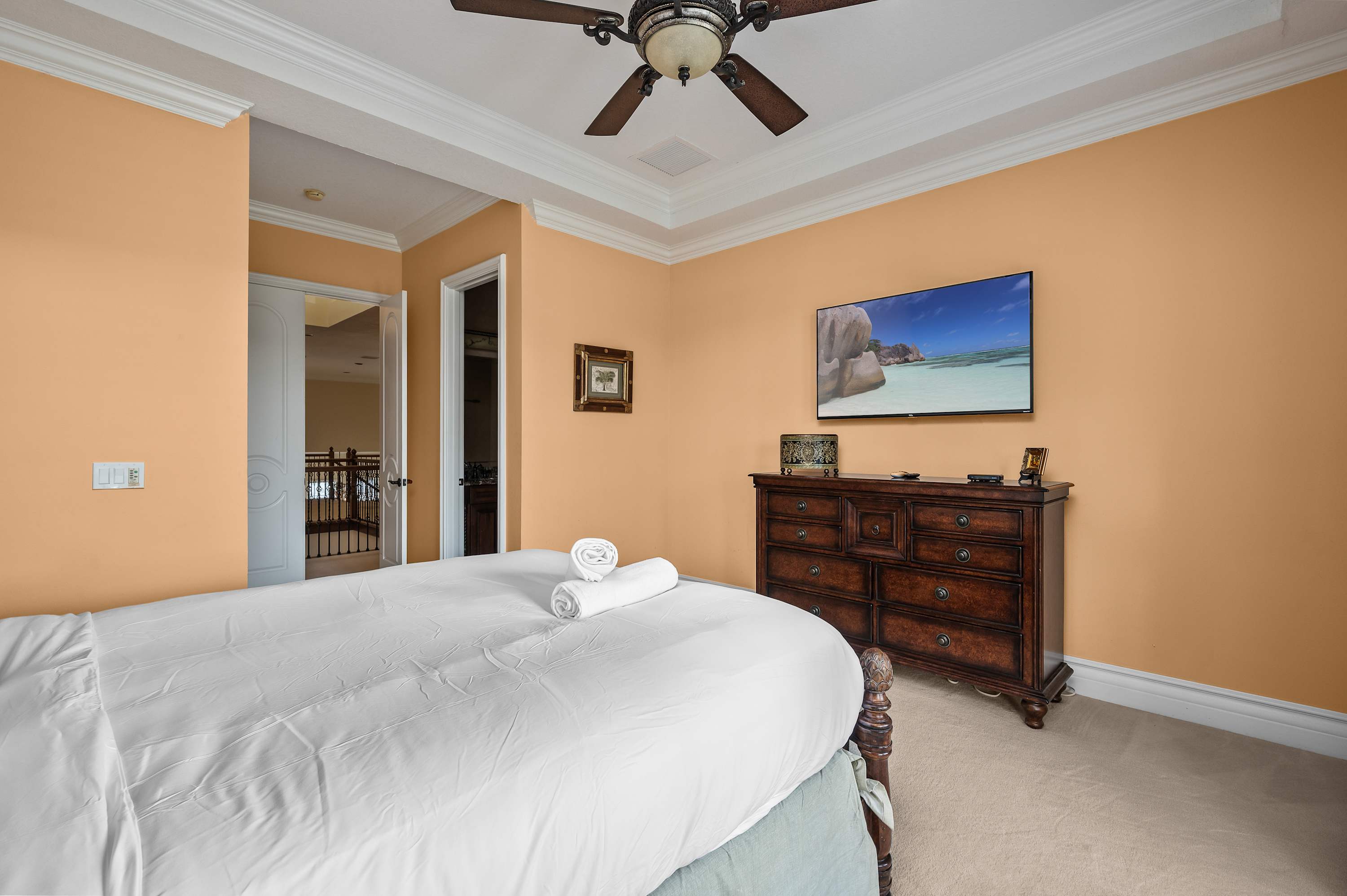 Spacious villa near Disney w/ pool & cinema