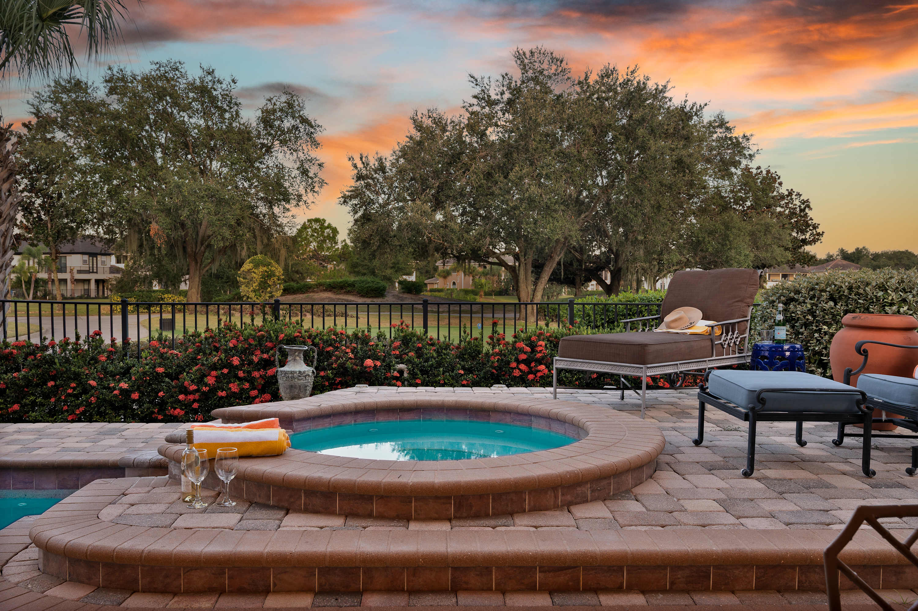 Spacious villa near Disney w/ pool & cinema