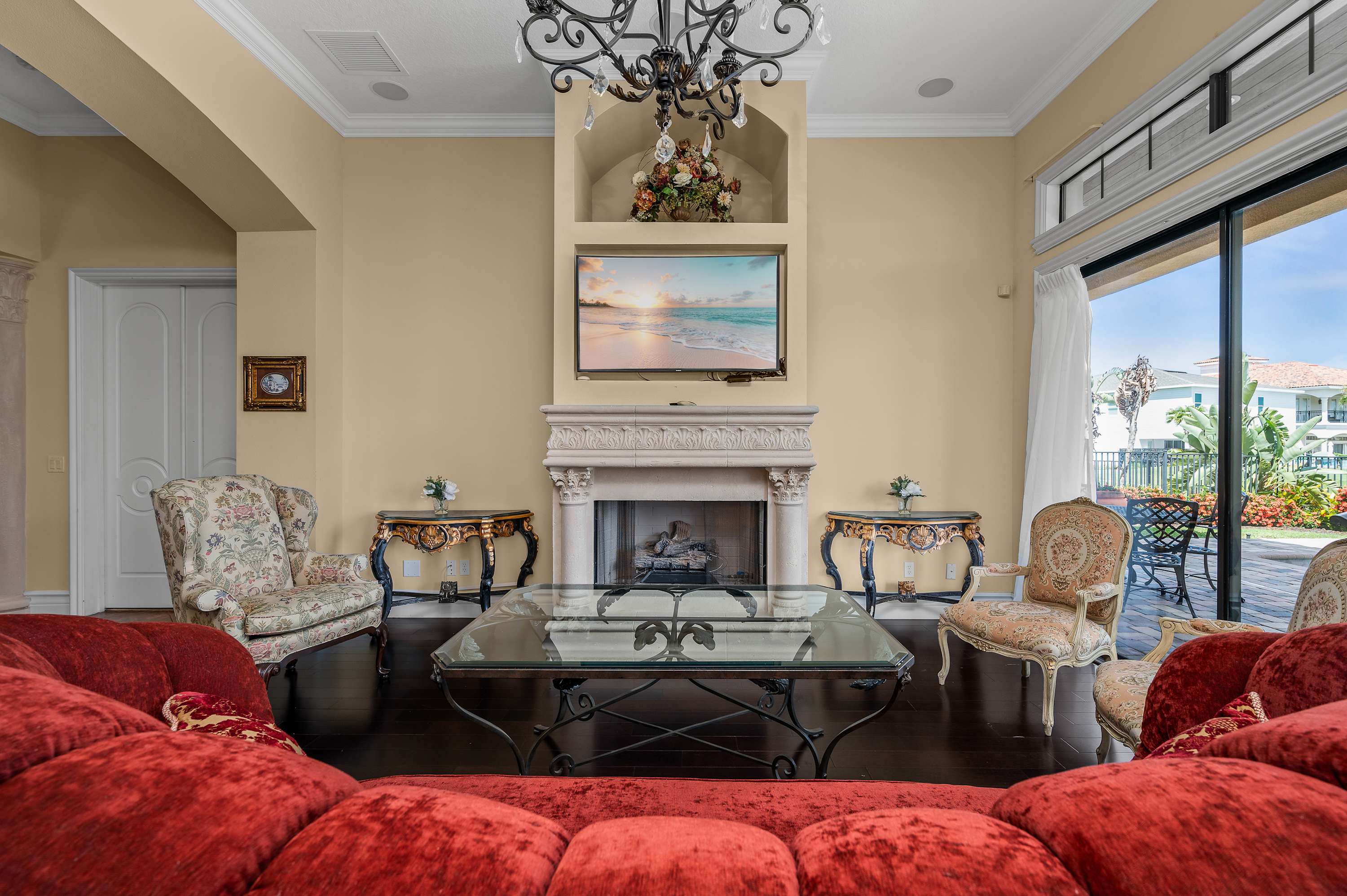 Spacious villa near Disney w/ pool & cinema