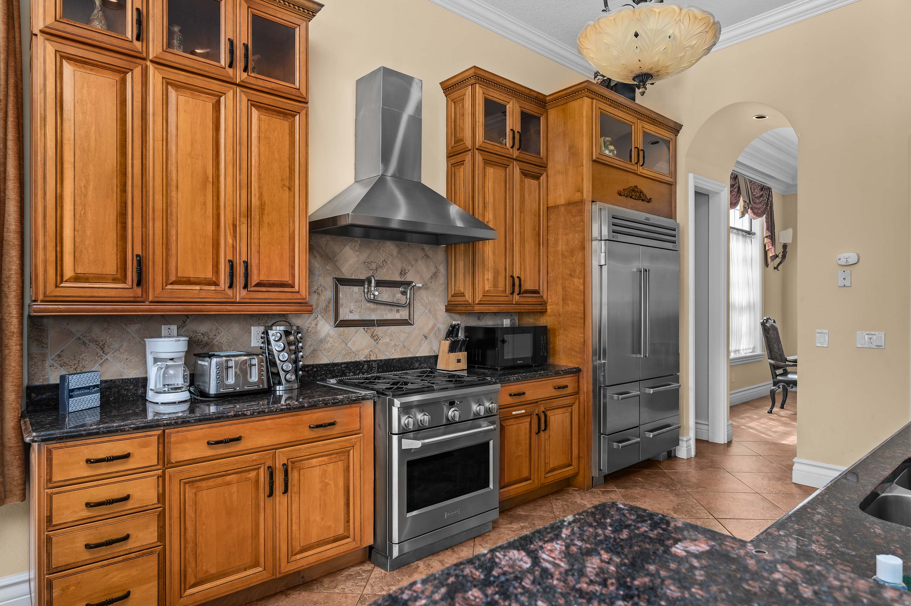 Spacious villa near Disney w/ pool & cinema