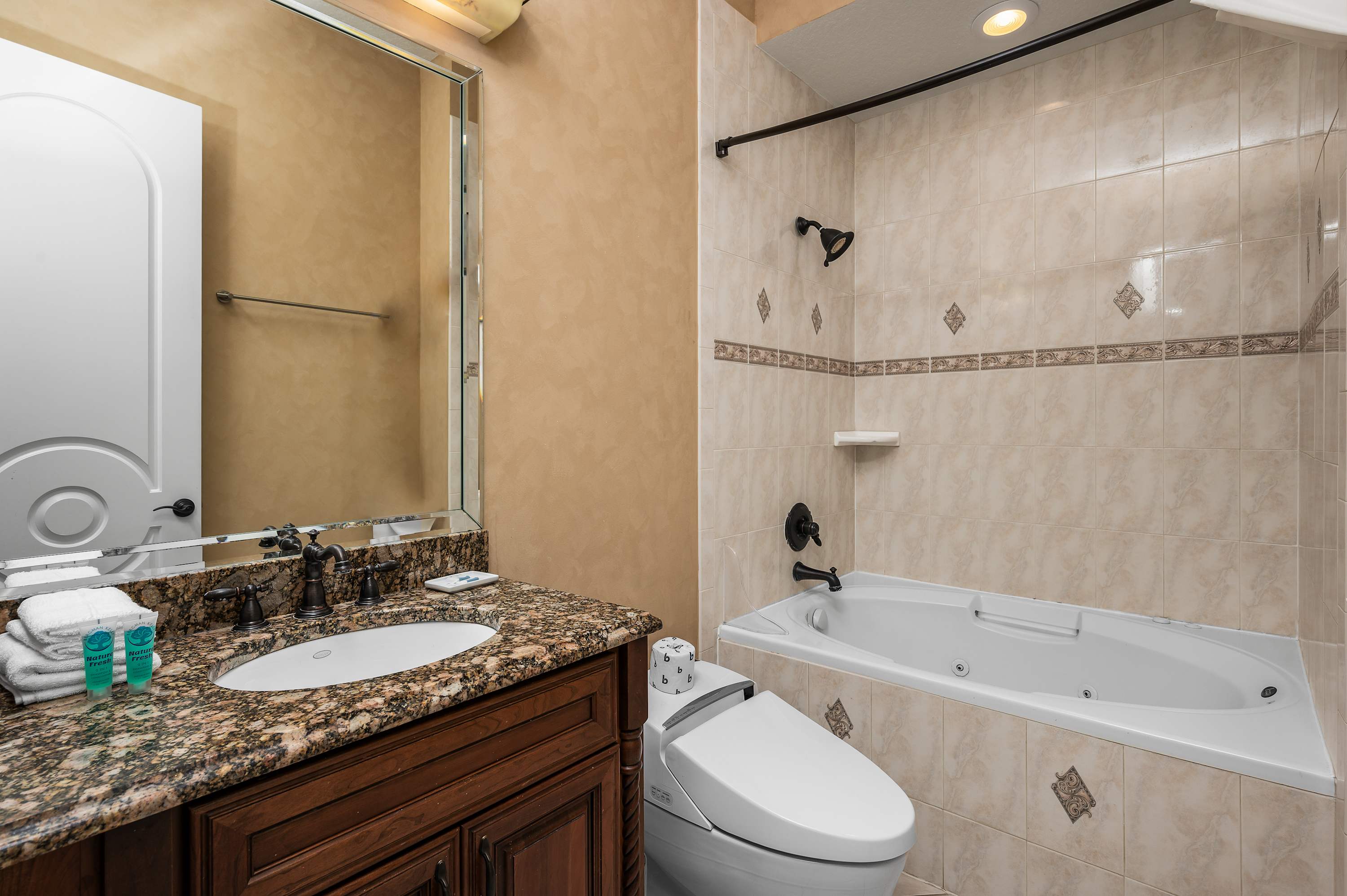 Spacious villa near Disney w/ pool & cinema