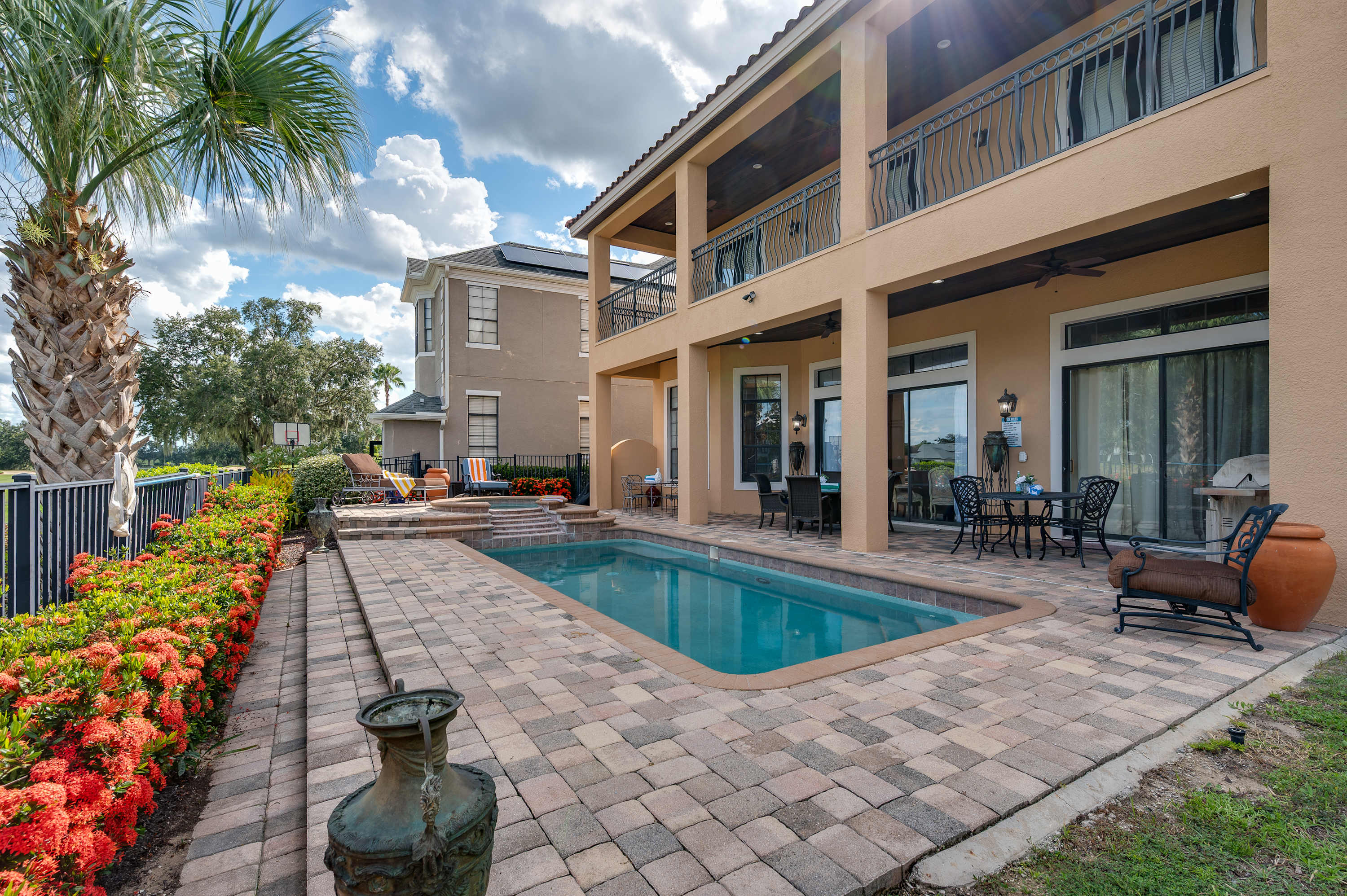 Spacious villa near Disney w/ pool & cinema