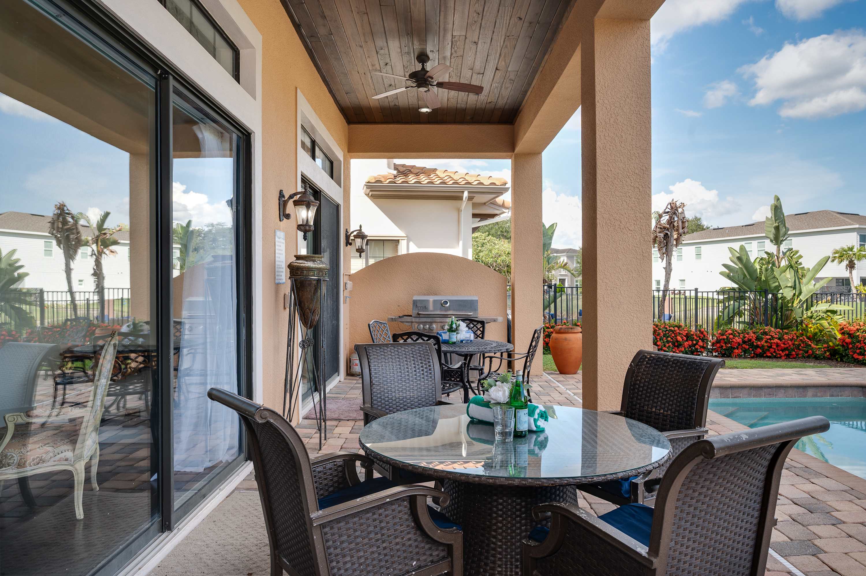 Spacious villa near Disney w/ pool & cinema