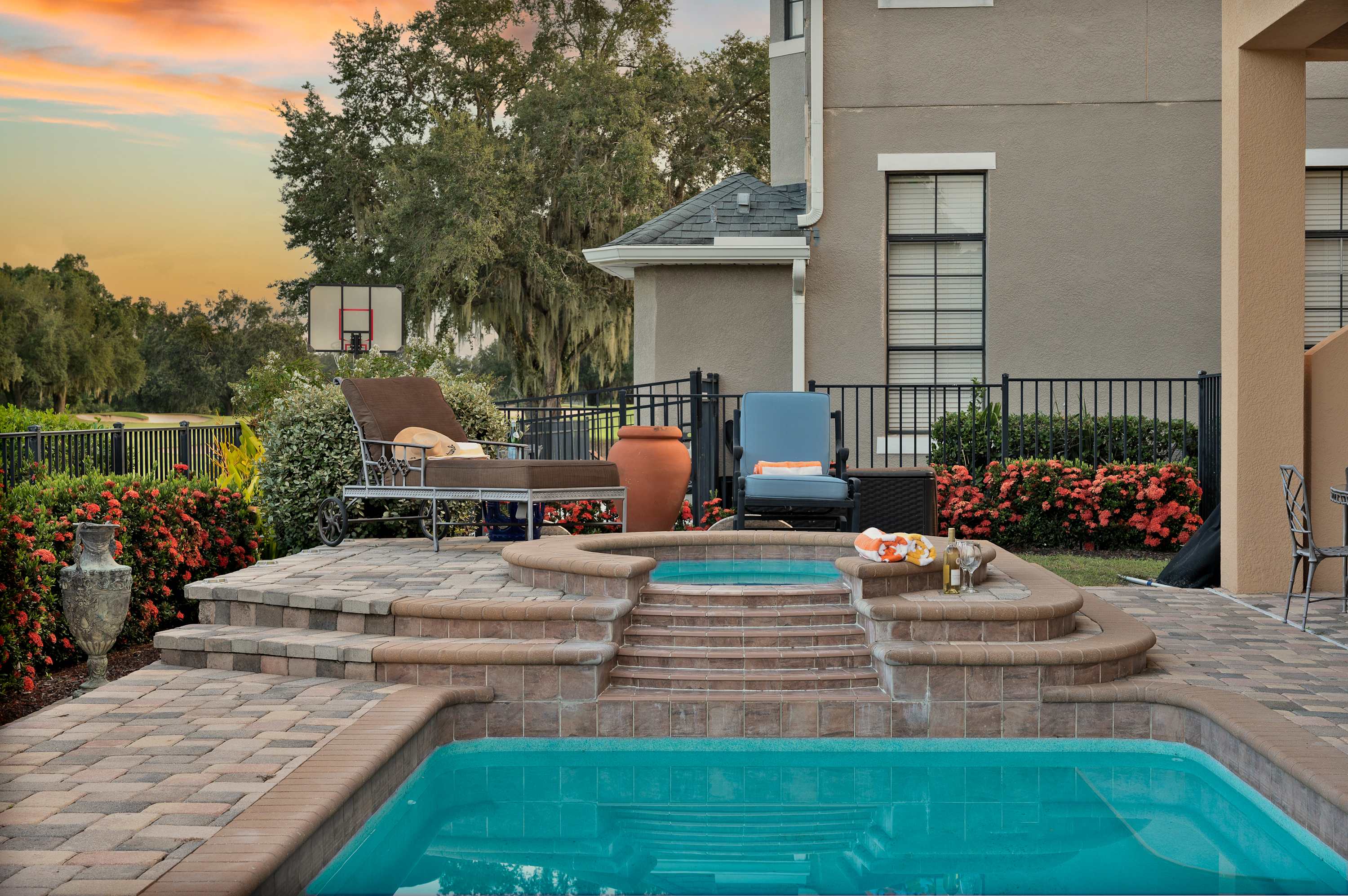 Spacious villa near Disney w/ pool & cinema