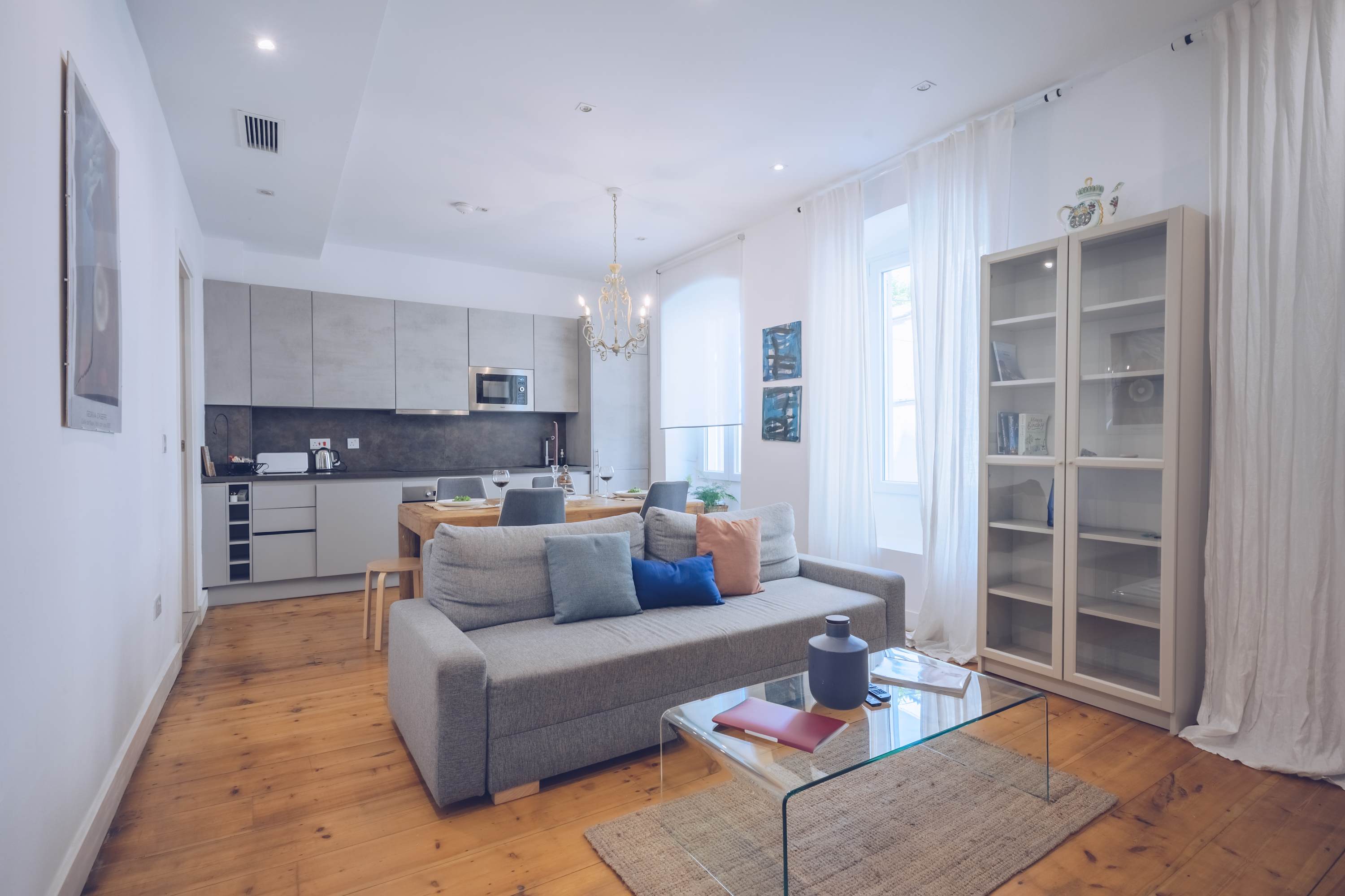 Spacious cozy Ground Floor 2BR Apt in the city center — Gibraltar — vacation rental