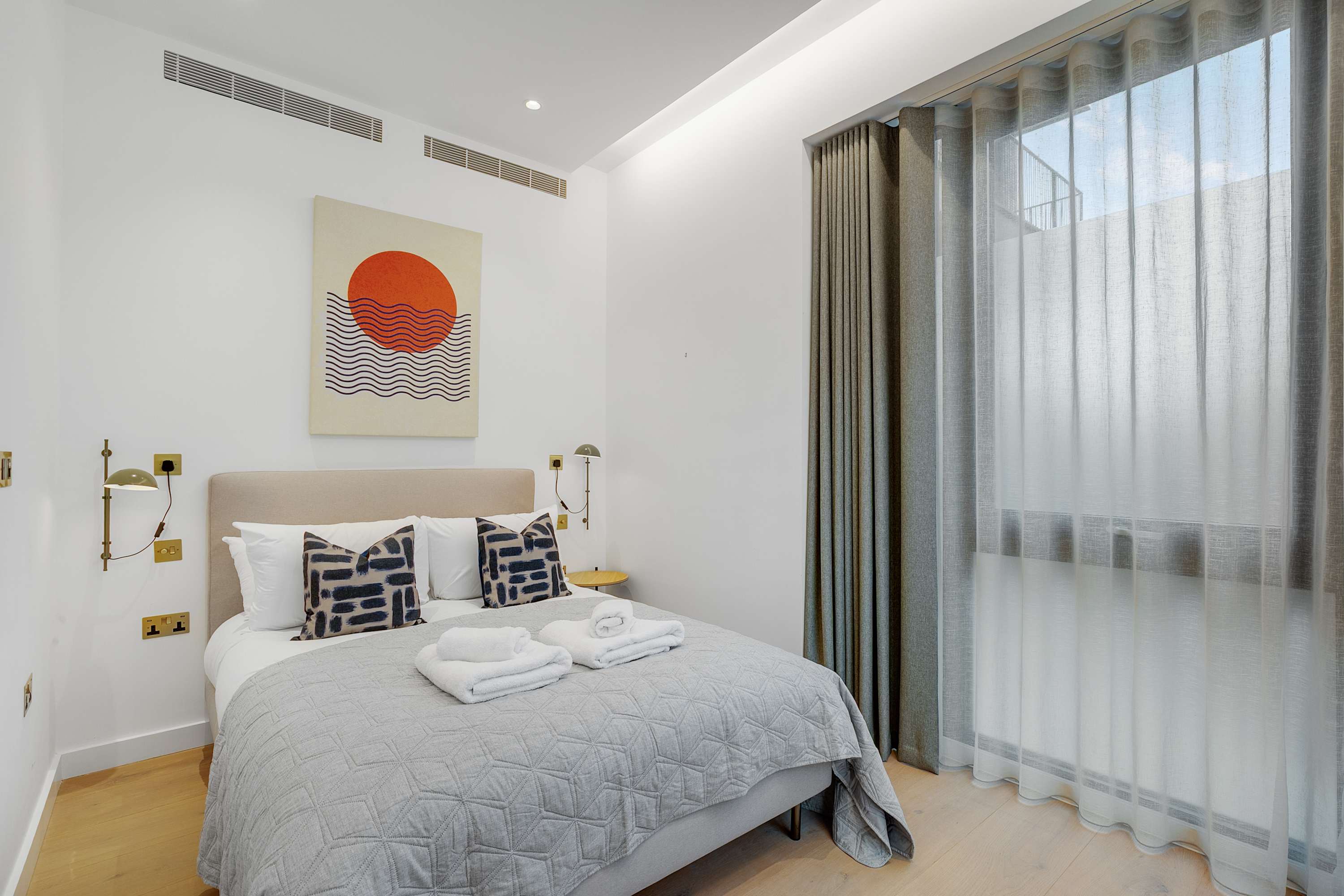 Upscale 3-Bedroom Flat Enclave Kings Cross