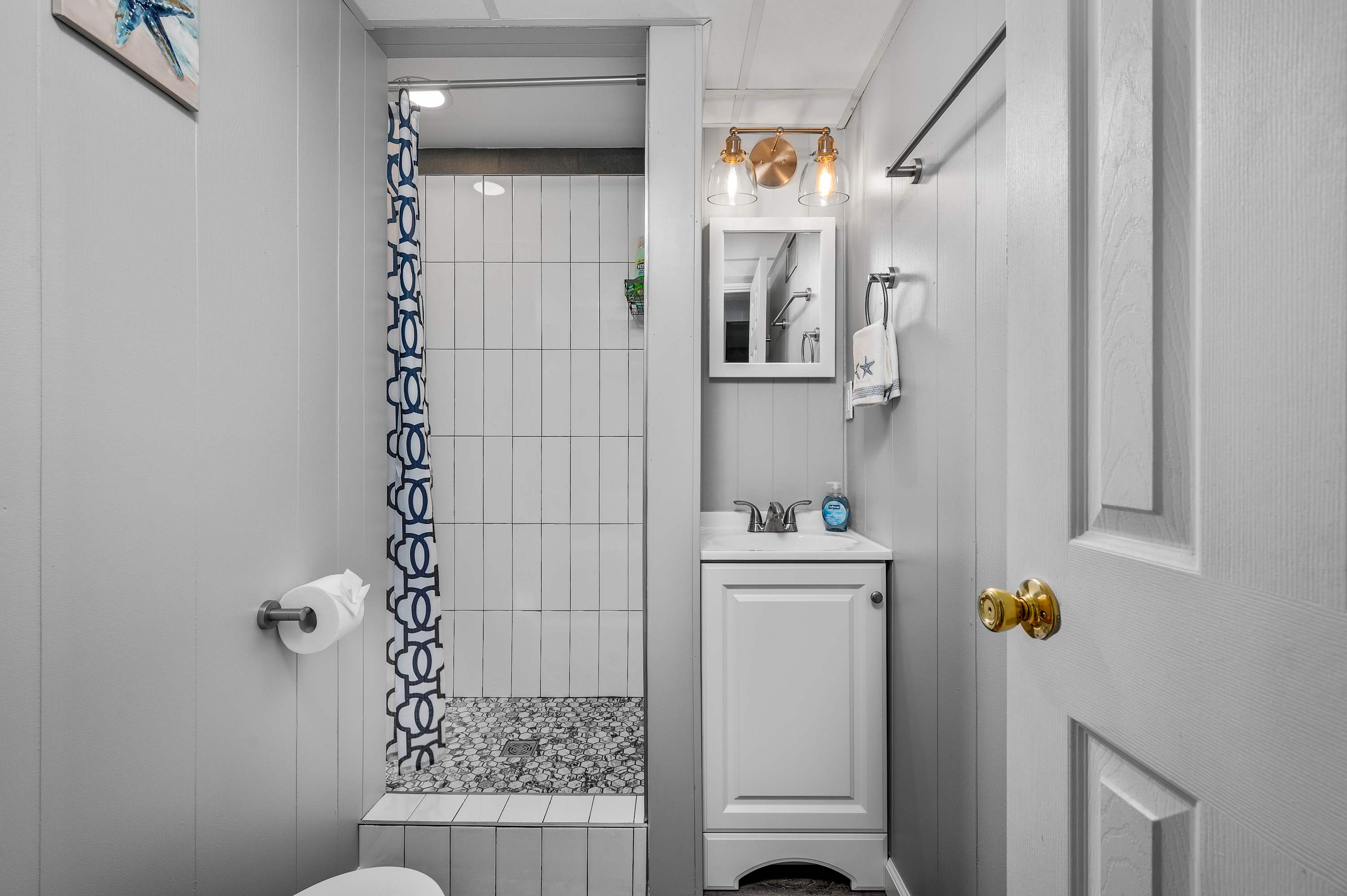 Pool, Putting Green, Outdoor Oasis, 3Mi to Beach