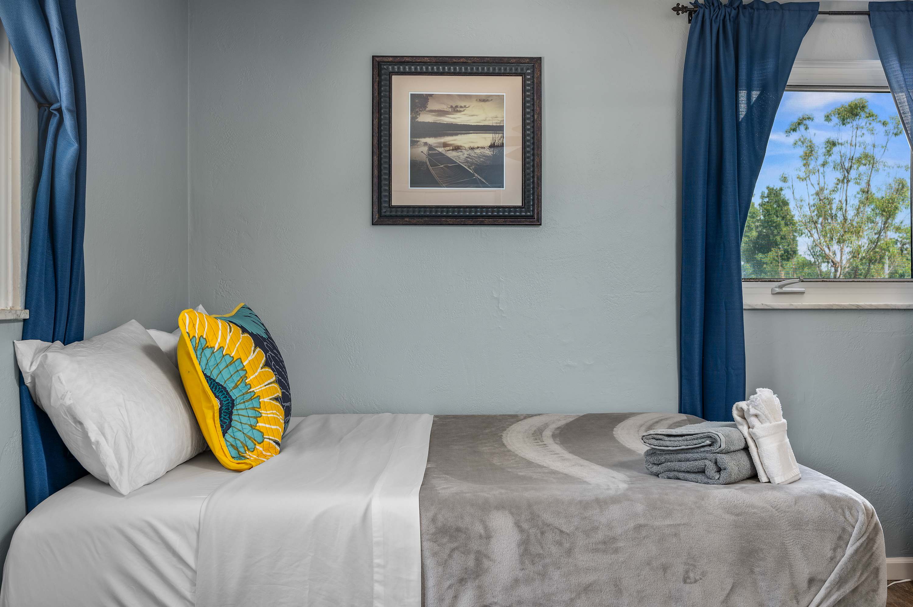 Pool, Putting Green, Outdoor Oasis, 3Mi to Beach