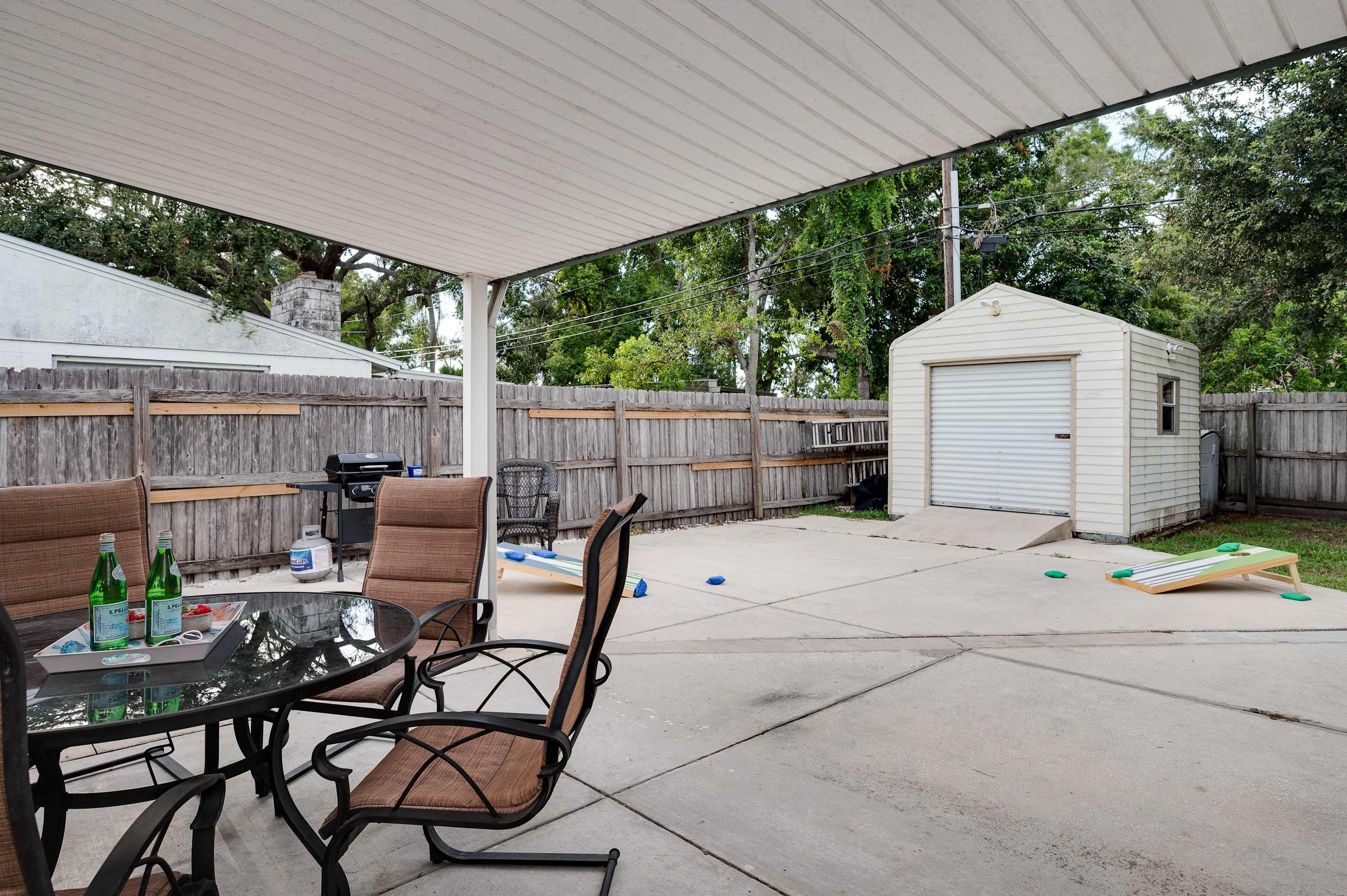 Pool, Putting Green, Outdoor Oasis, 3Mi to Beach