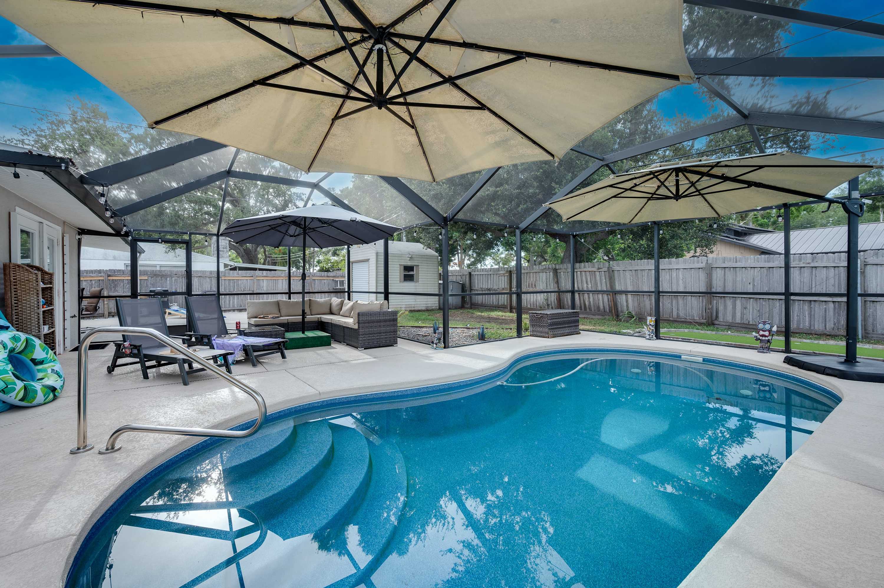 Pool, Putting Green, Outdoor Oasis, 3Mi to Beach