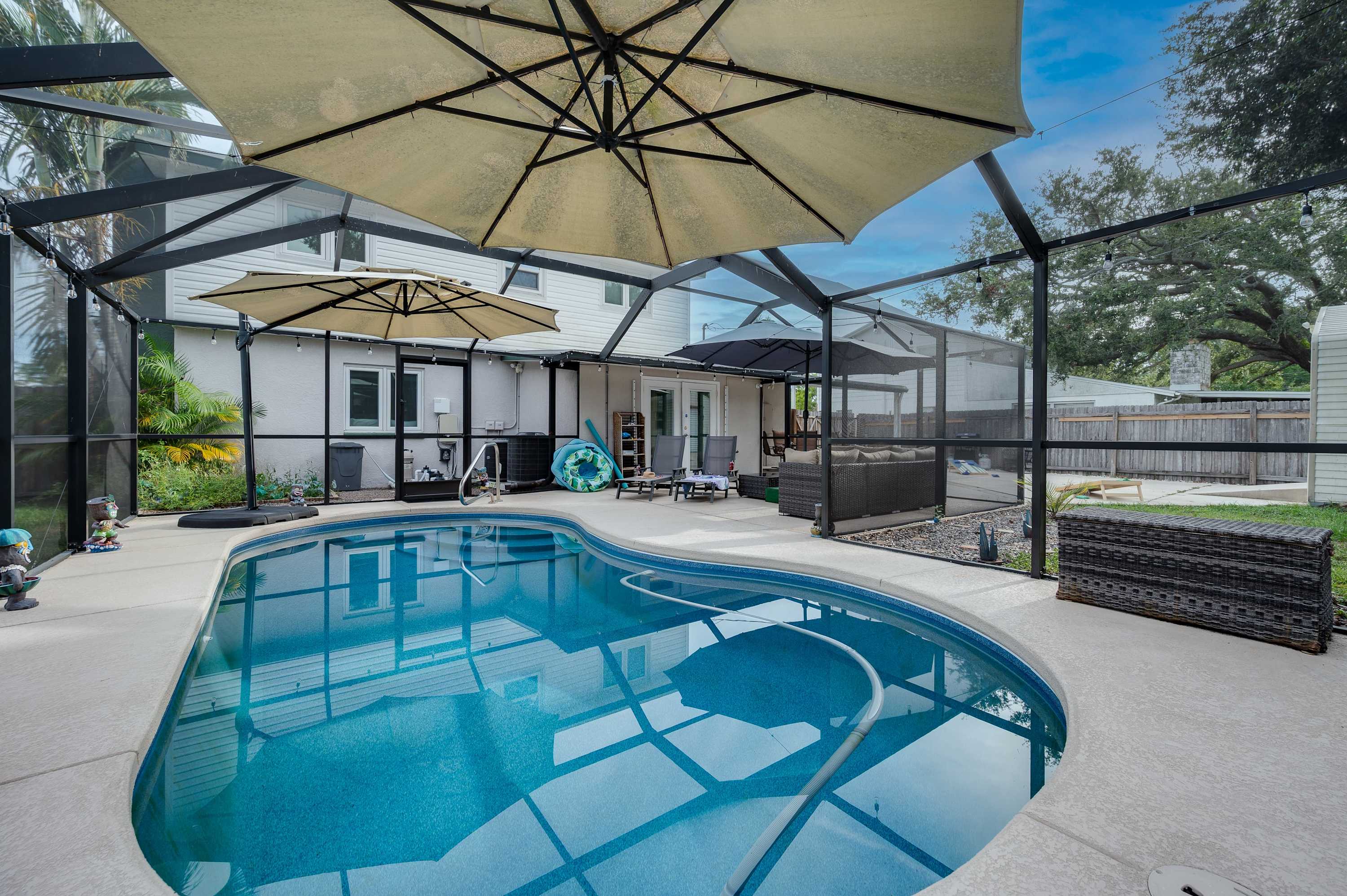 Pool, Putting Green, Outdoor Oasis, 3Mi to Beach