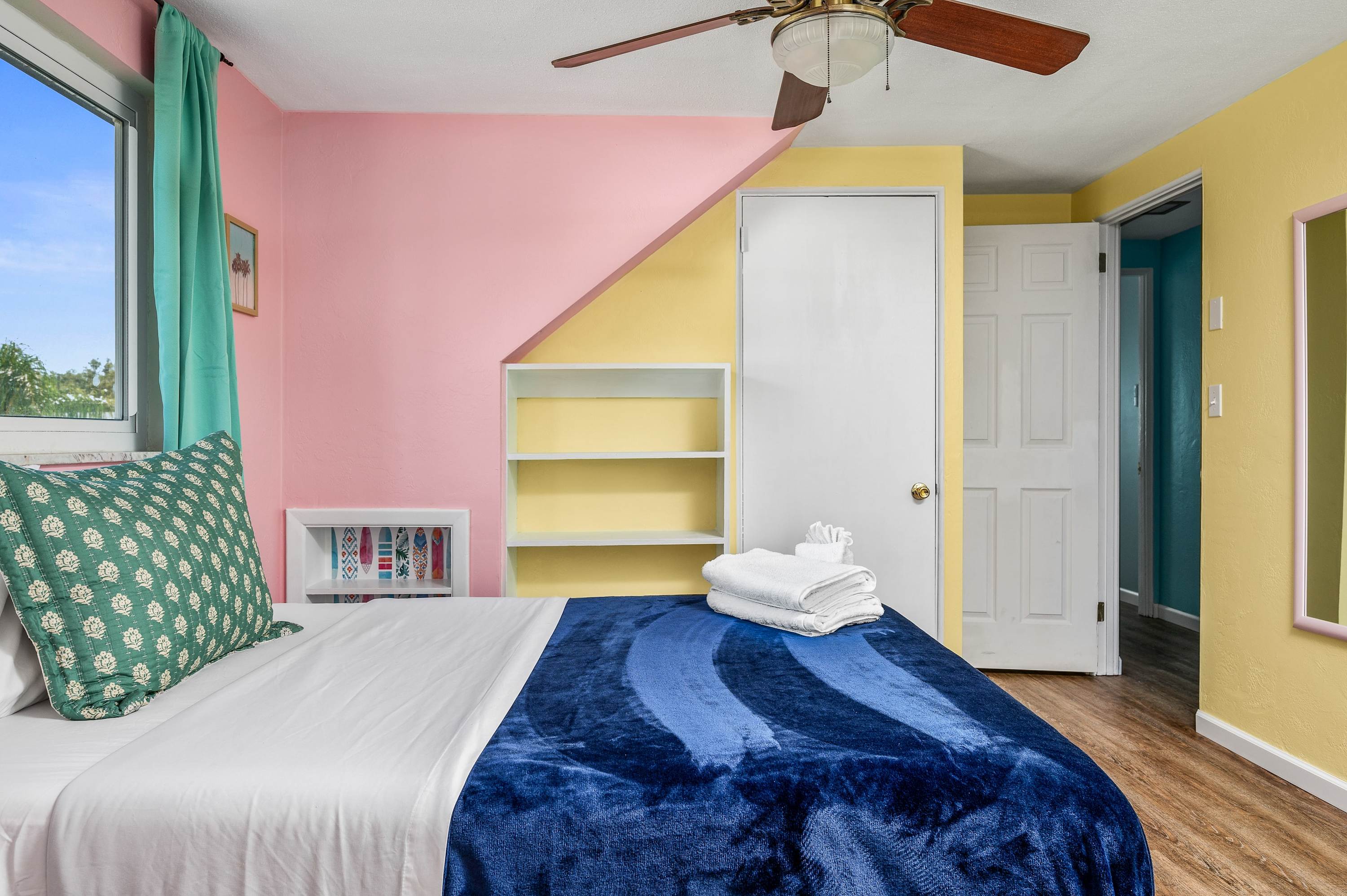 Pool, Putting Green, Outdoor Oasis, 3Mi to Beach