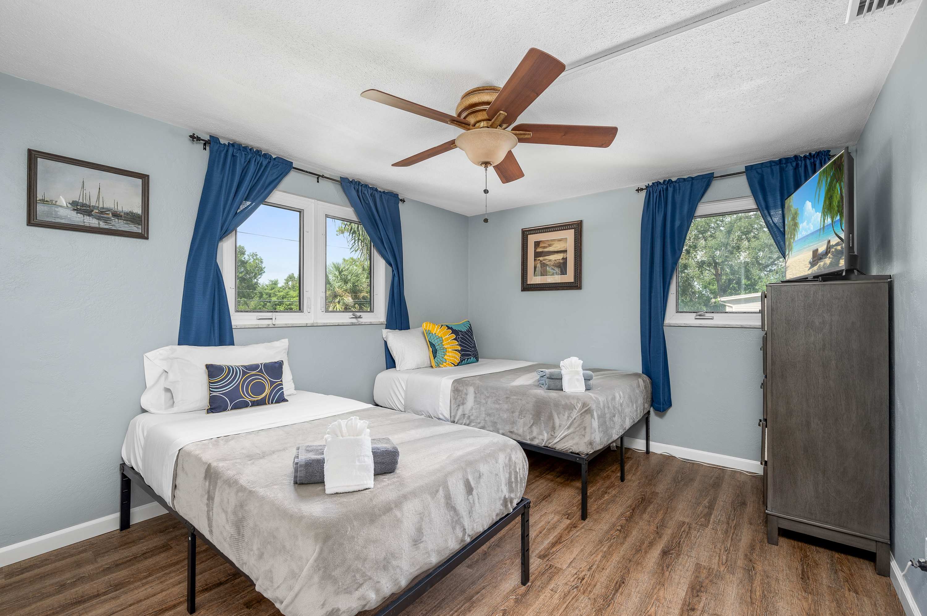 Pool, Putting Green, Outdoor Oasis, 3Mi to Beach