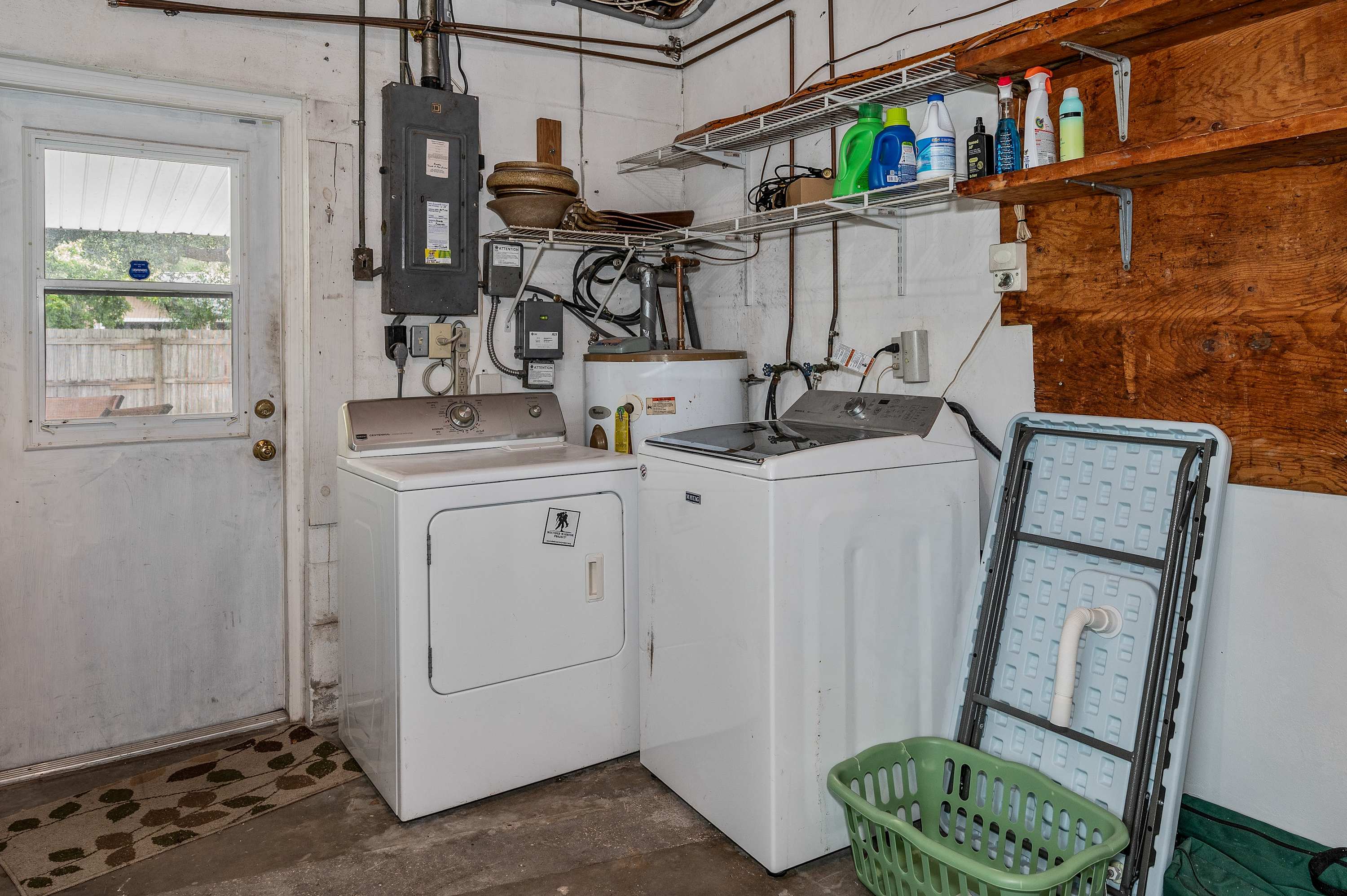 Pool, Putting Green, Outdoor Oasis, 3Mi to Beach