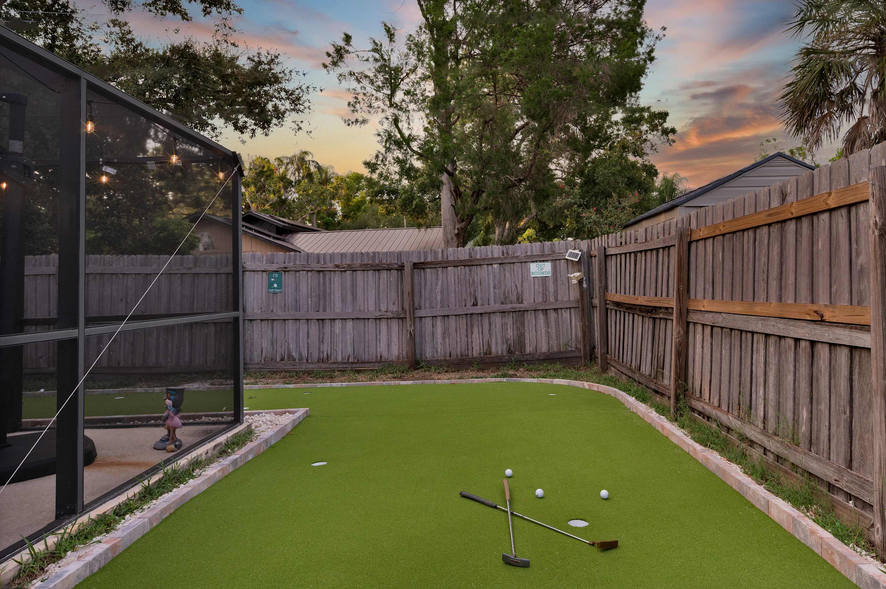 Practice your short game in your own private backyard putting green! Enjoy some fun and friendly competition under the Florida sunshine