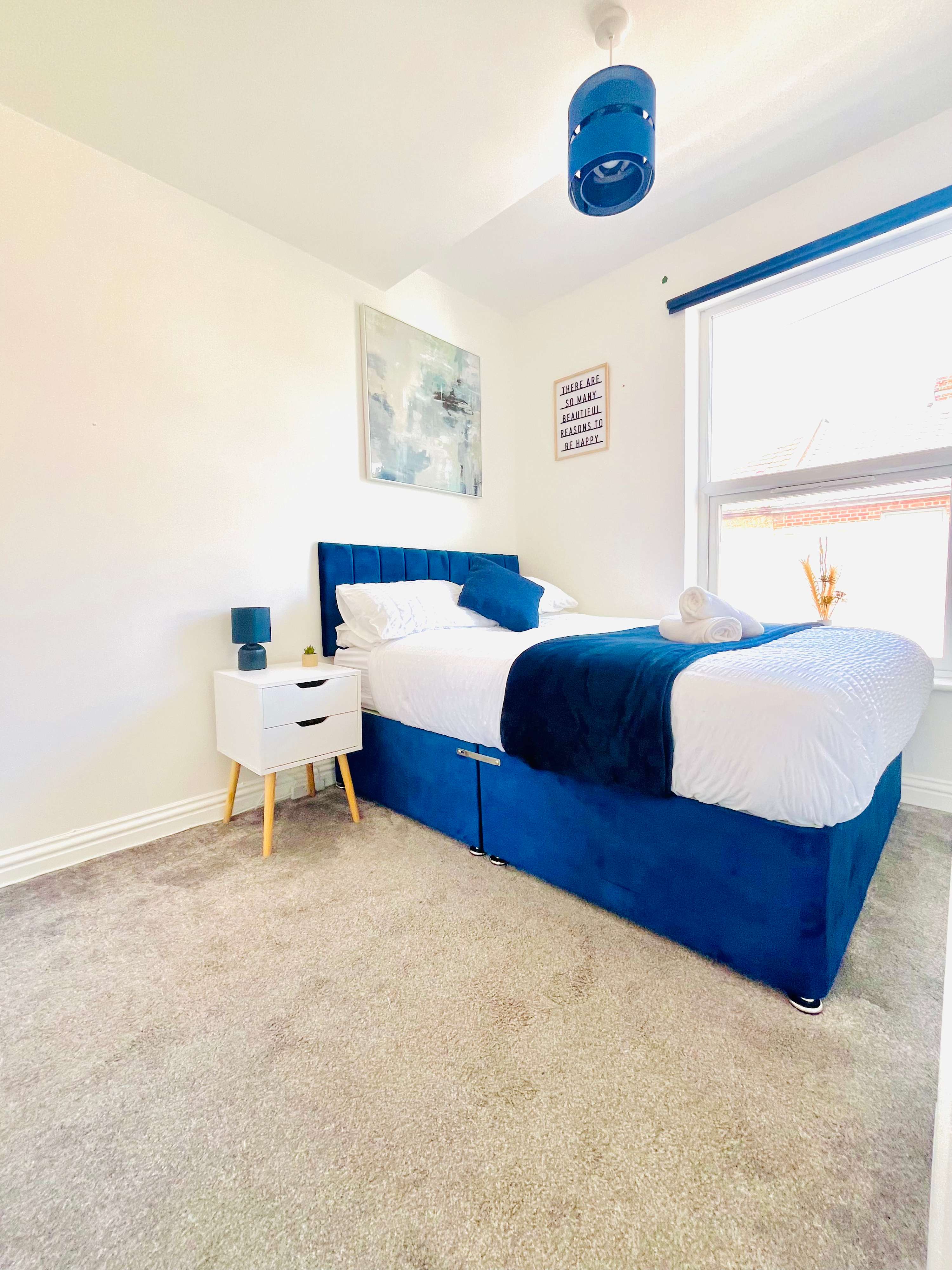 View Portsmouth House: Family-Friendly & Cozy! in Cleveland Road 35 PO5 1SF Portsmouth House: Family-Friendly & Cozy! in Cleveland Road 35 PO5 1SF - Property image 2 - VivreStays