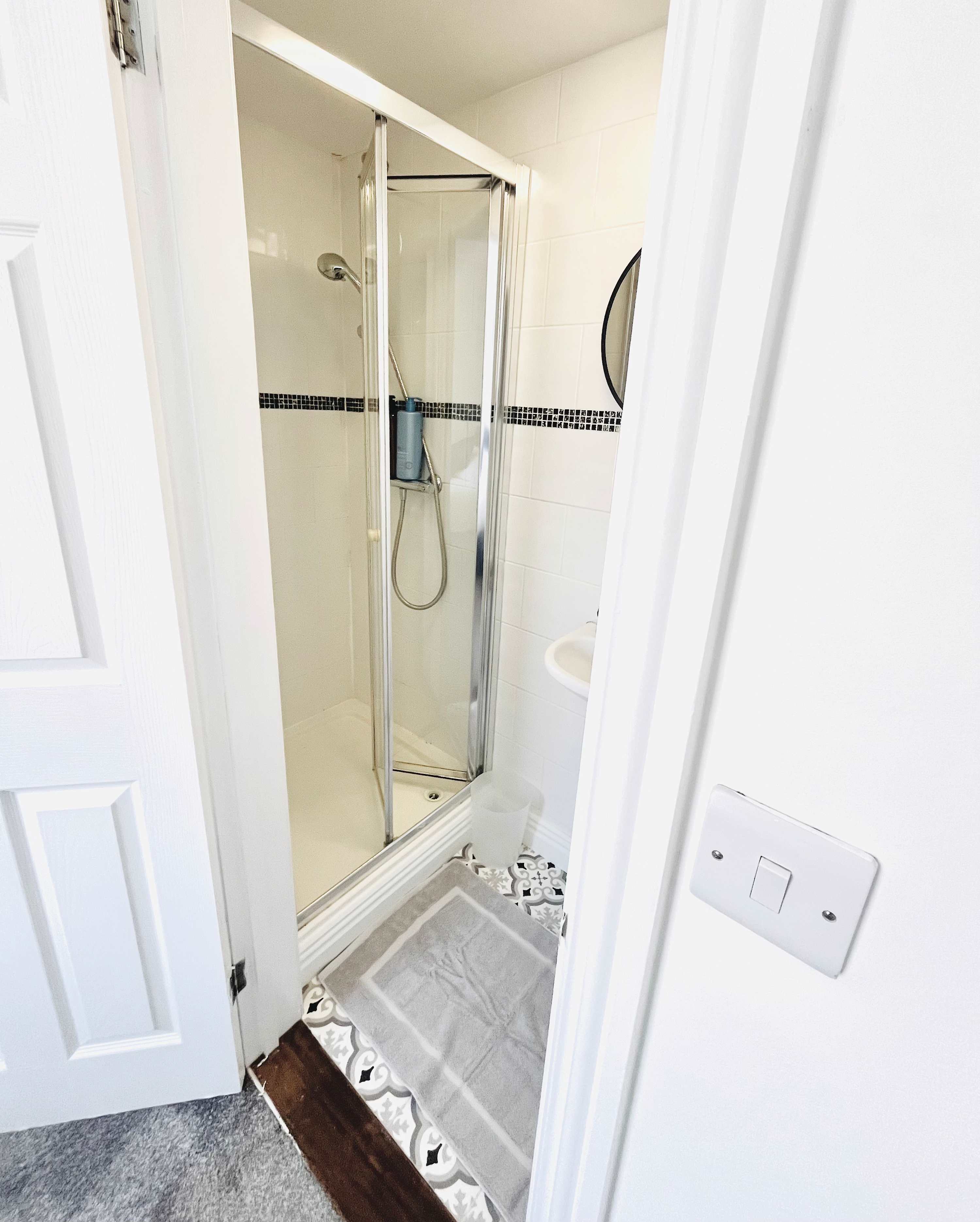 View Portsmouth House: Family-Friendly & Cozy! in Cleveland Road 35 PO5 1SF Portsmouth House: Family-Friendly & Cozy! in Cleveland Road 35 PO5 1SF - Property image 6 - VivreStays