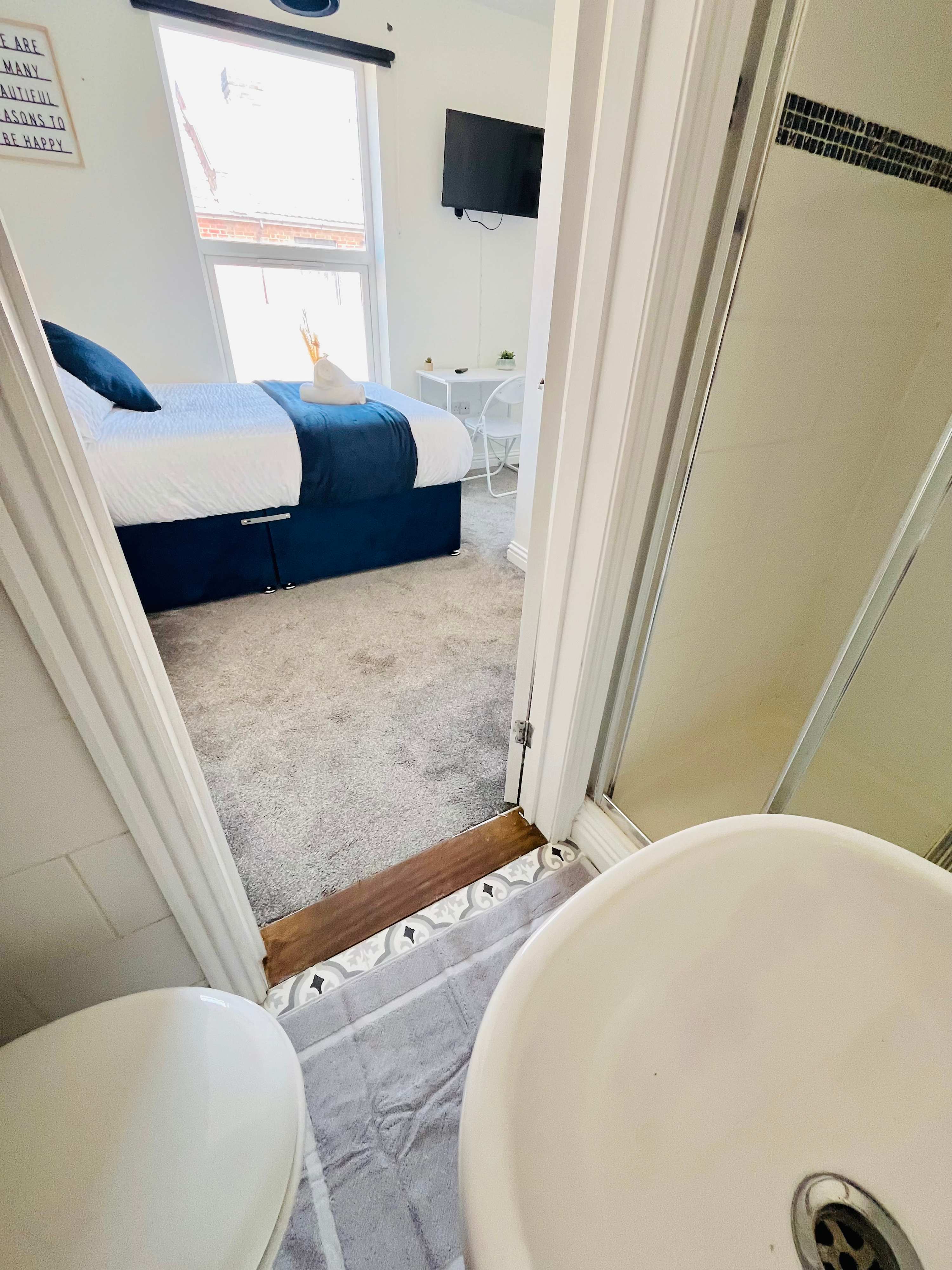 View Portsmouth House: Family-Friendly & Cozy! in Cleveland Road 35 PO5 1SF Portsmouth House: Family-Friendly & Cozy! in Cleveland Road 35 PO5 1SF - Property image 8 - VivreStays