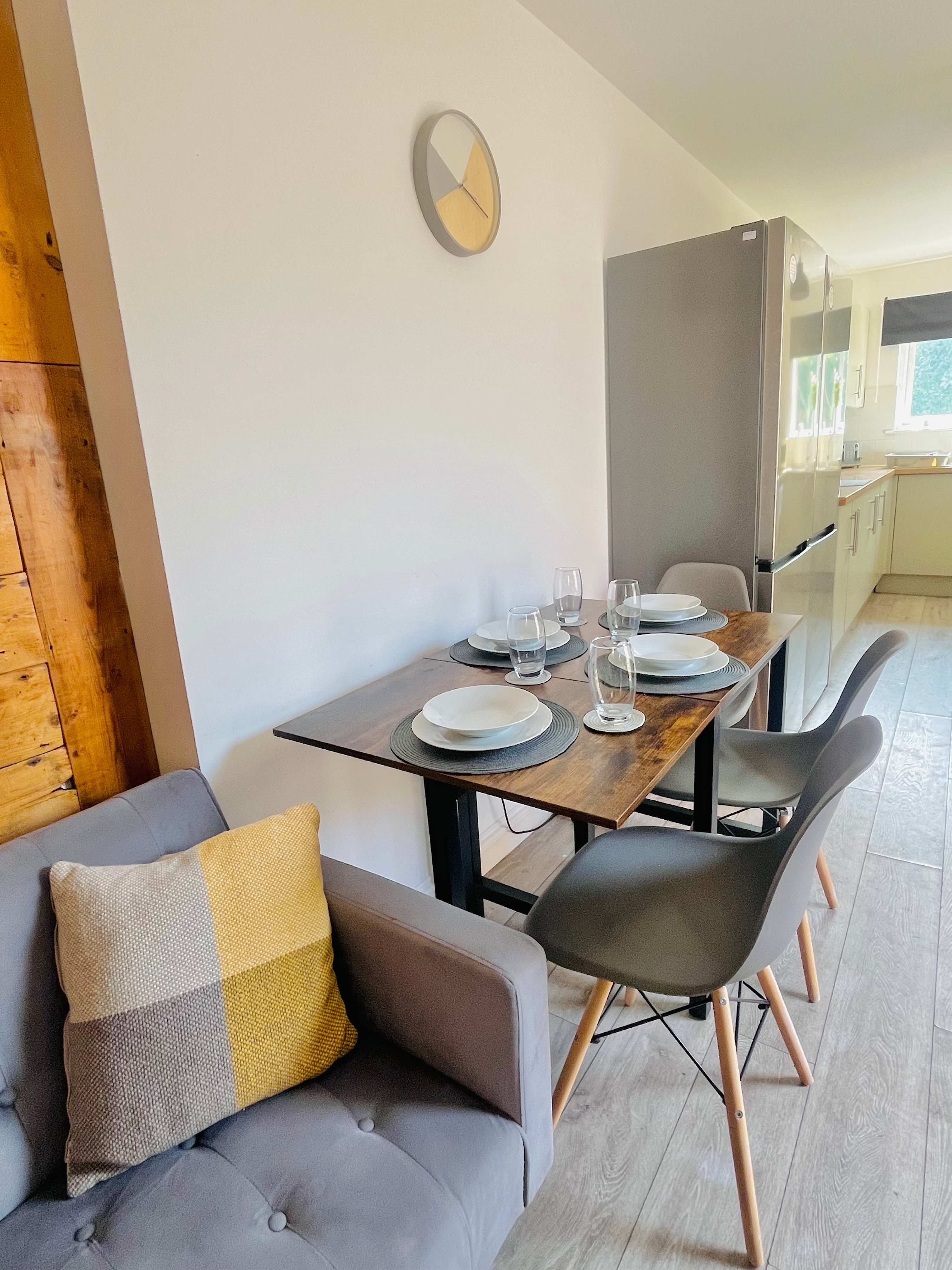 Cozy Portsmouth House: Garden, Kitchen & Free Parking in Cleveland Road 35 PO5 1SF - Property image 18 - VivreStays
