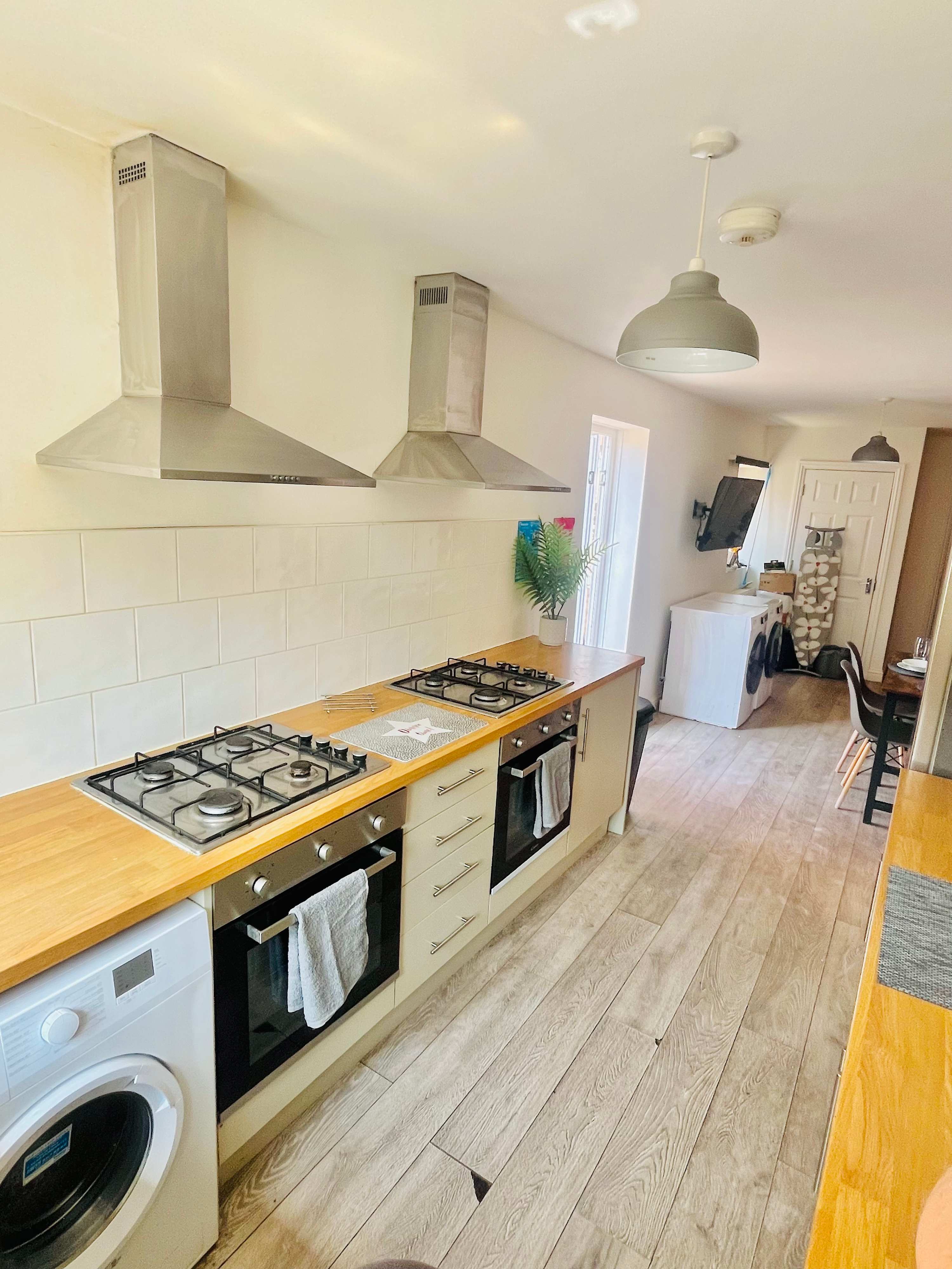 Cozy Portsmouth House: Garden, Kitchen & Free Parking in Cleveland Road 35 PO5 1SF - Property image 24 - VivreStays