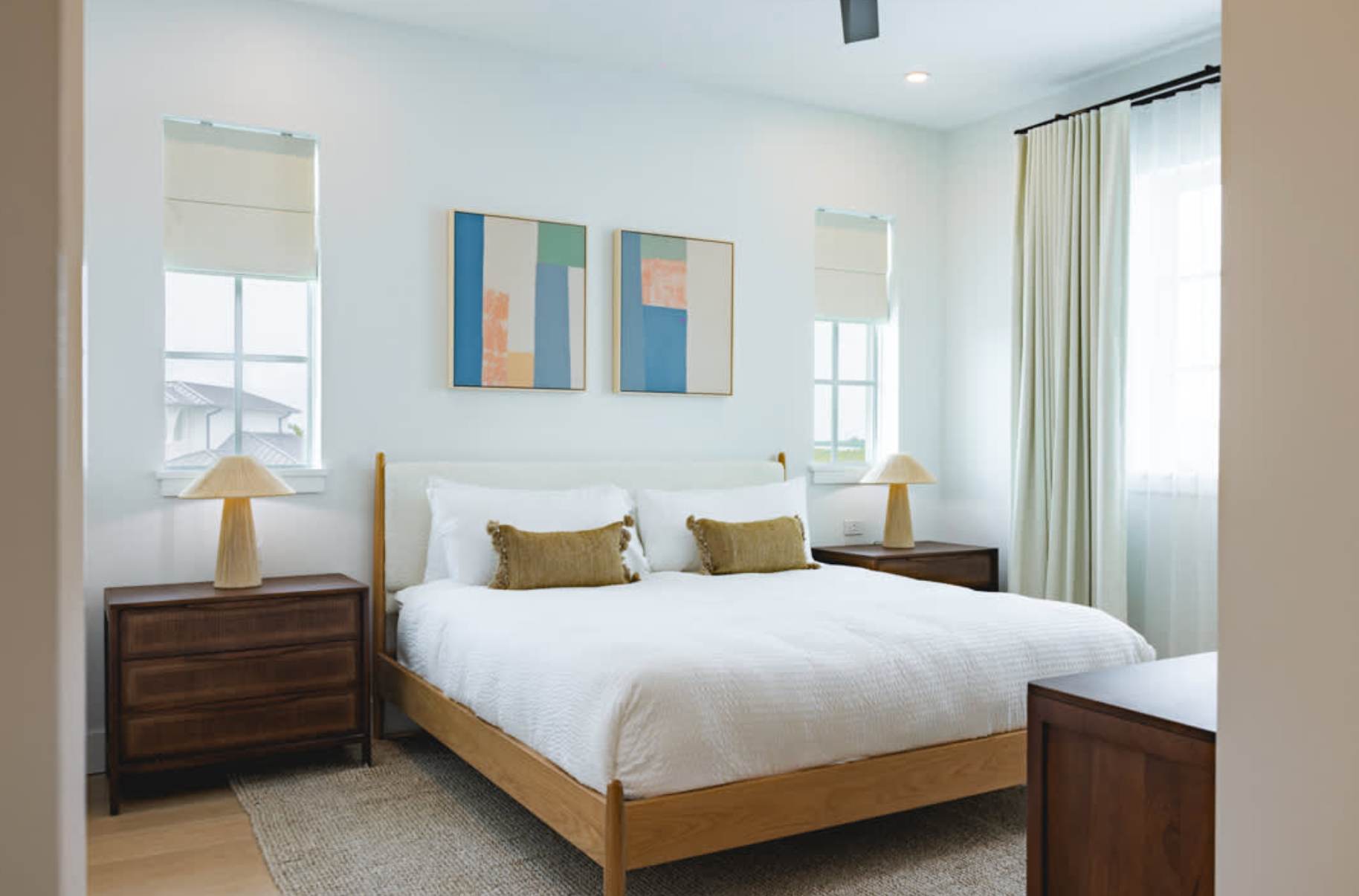 Joyrise House - Designer King Bedroom