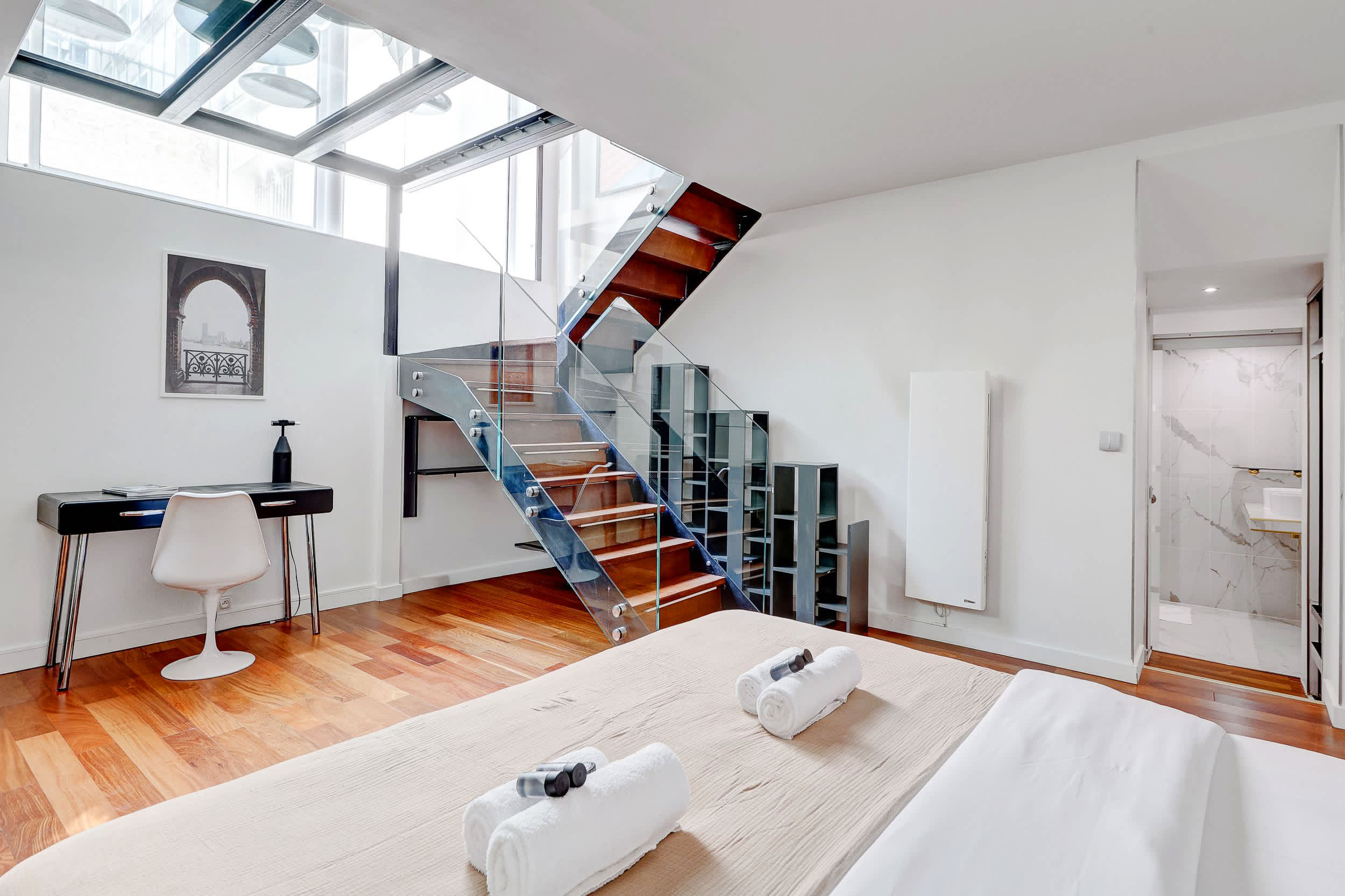 Écrin d’architecte sous verrière • Marais